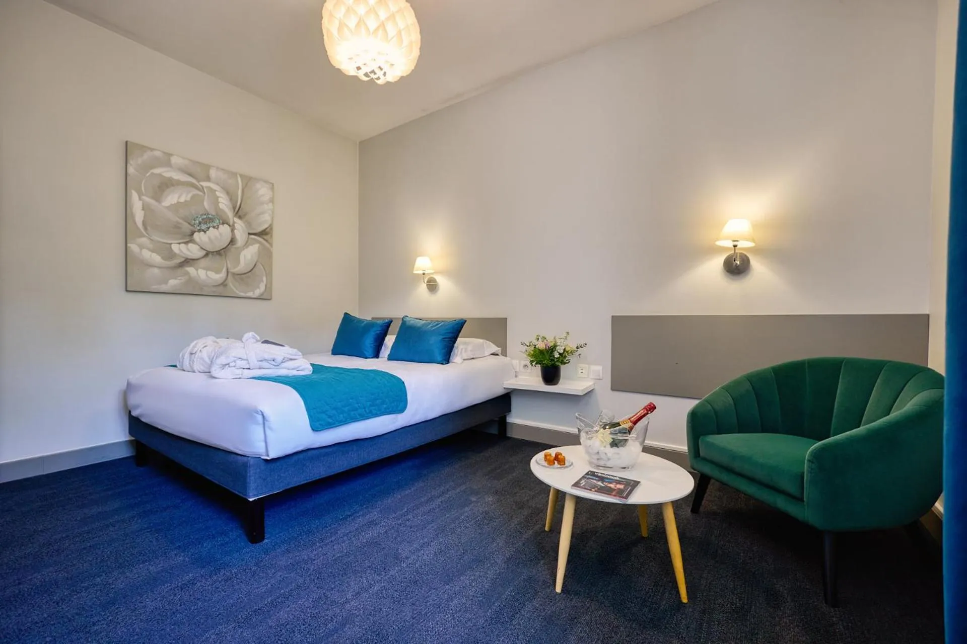 Bed in Hotel De La Pommeraie