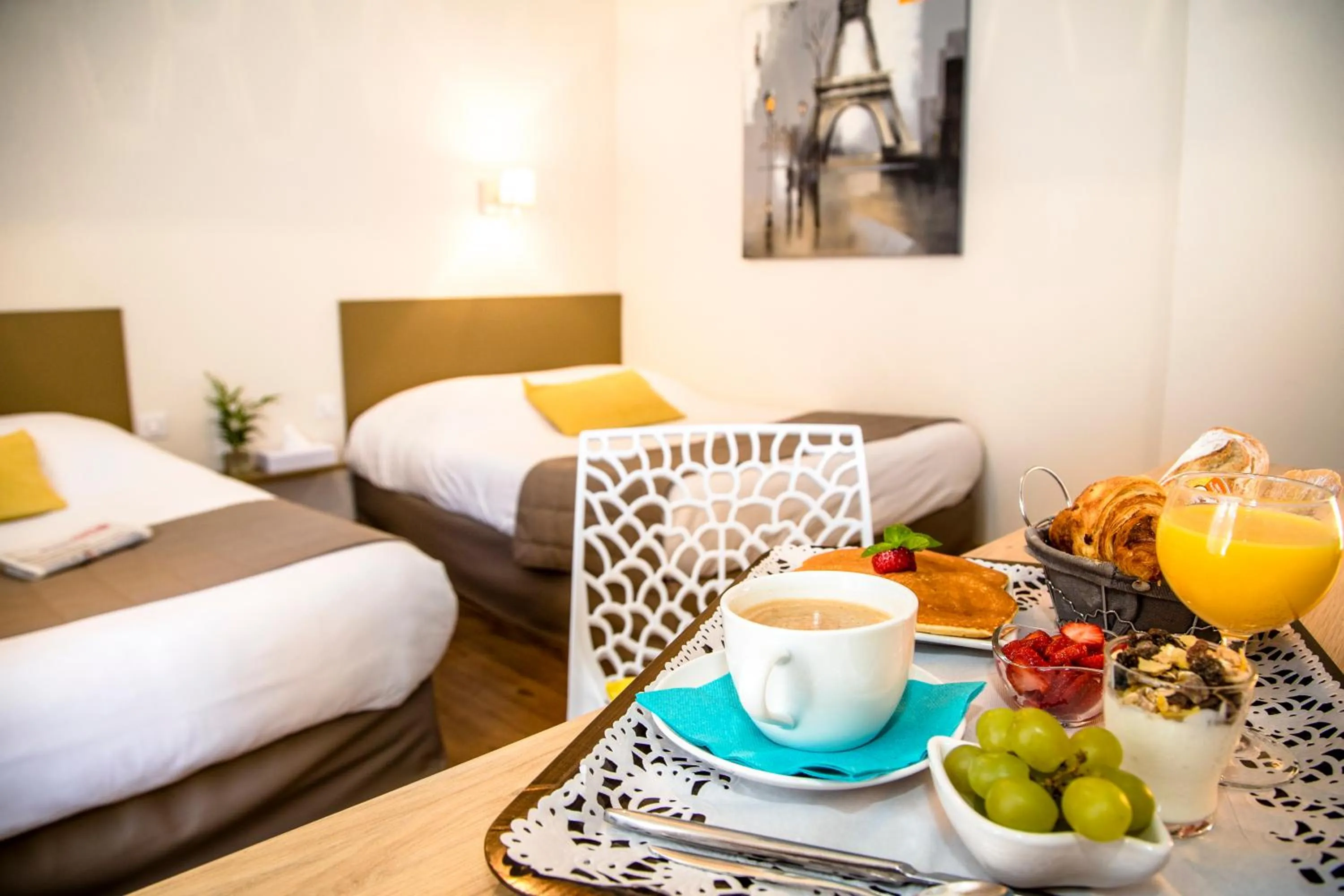 Bedroom, Bed in Hotel De La Pommeraie