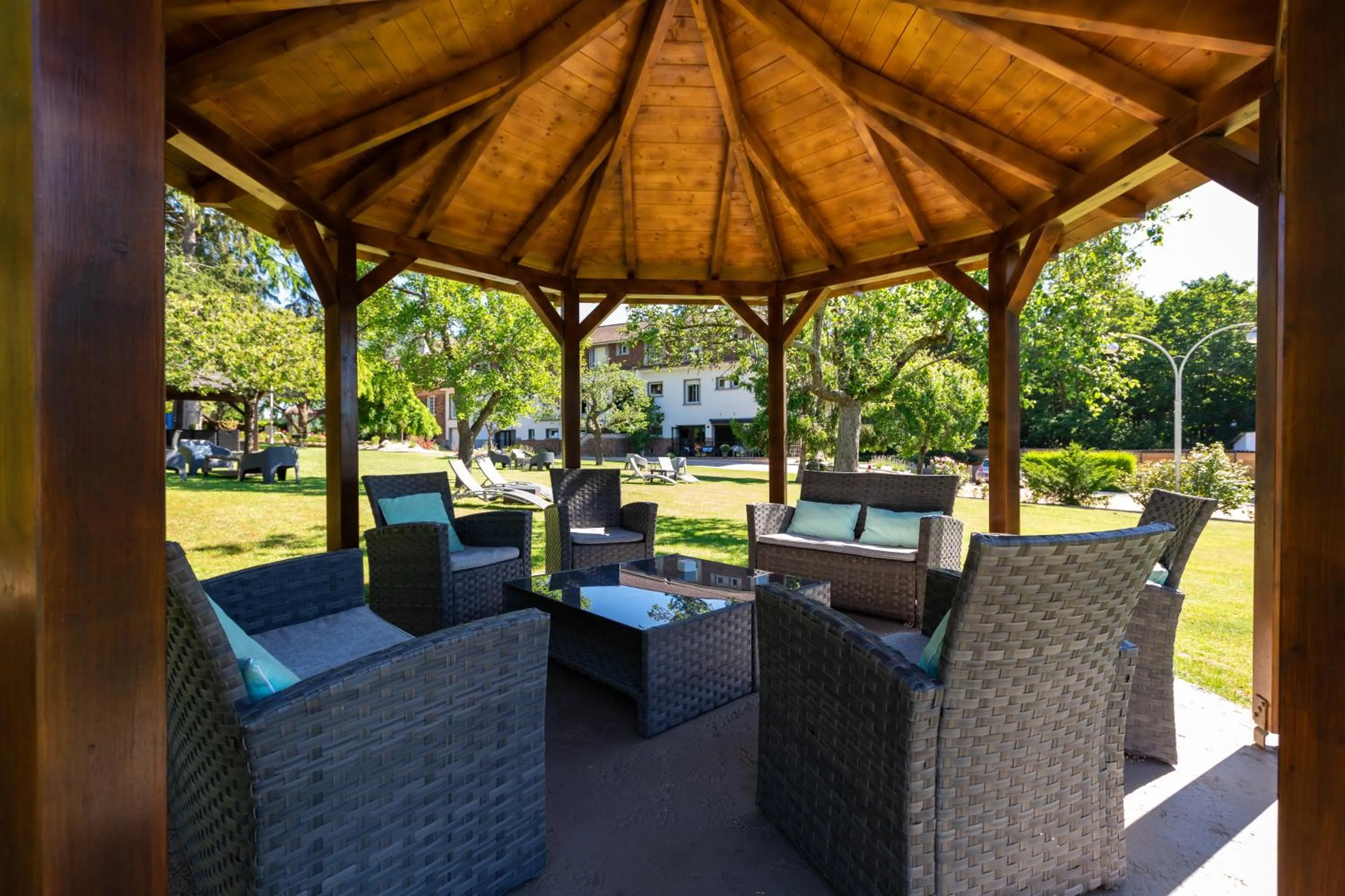 Patio in Hotel De La Pommeraie