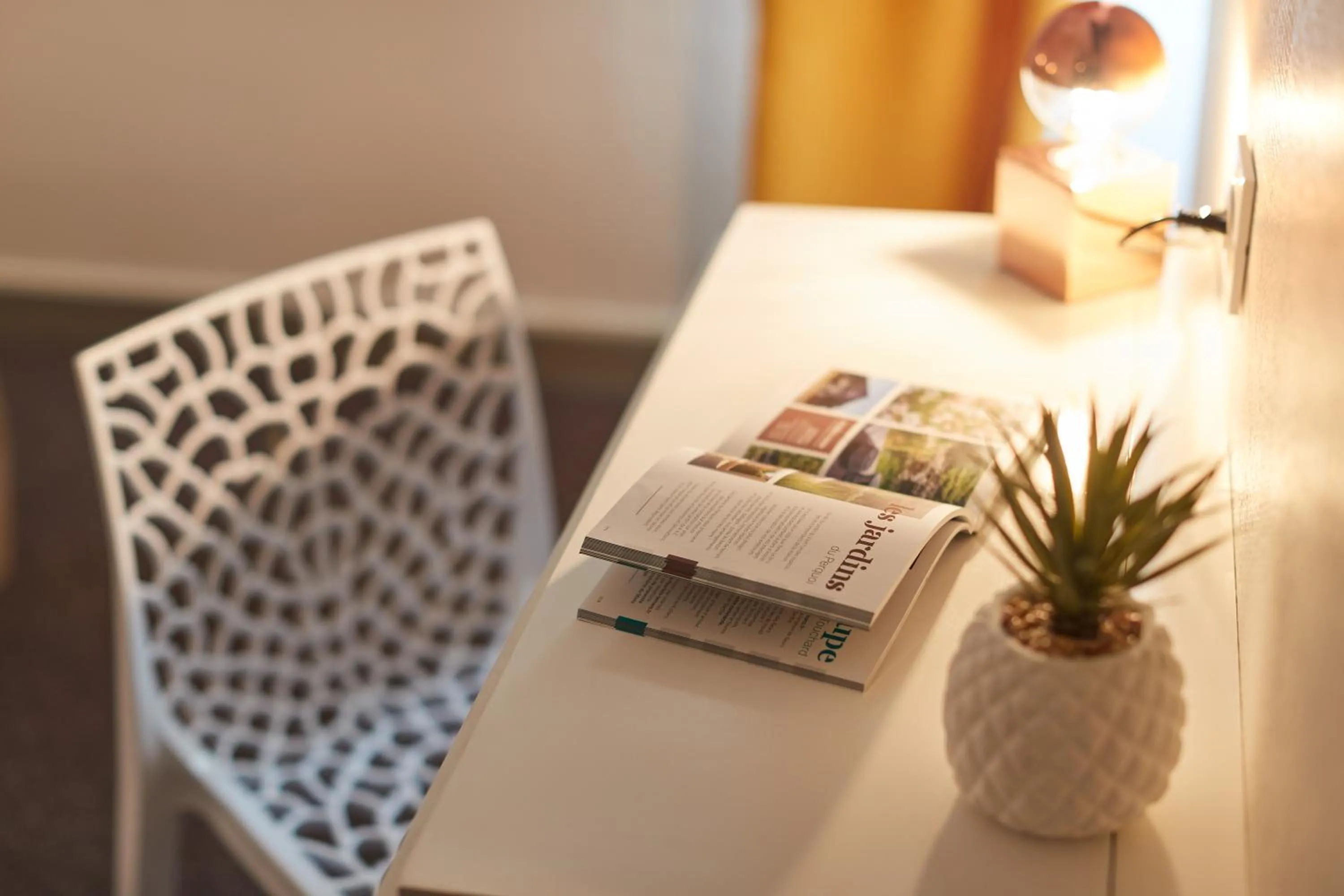 Seating area in Hotel De La Pommeraie