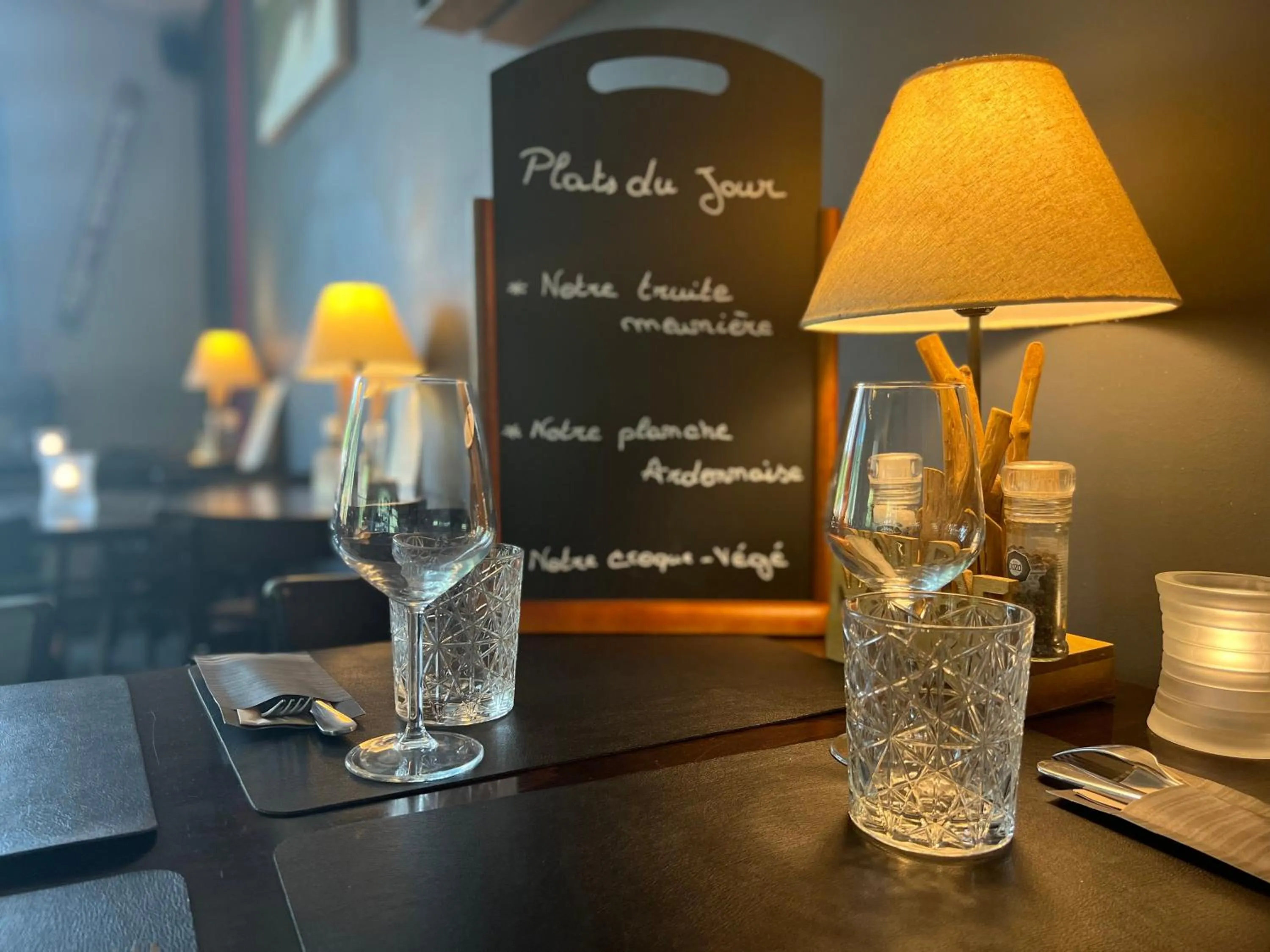 Restaurant/places to eat in Au sommet de la cascade