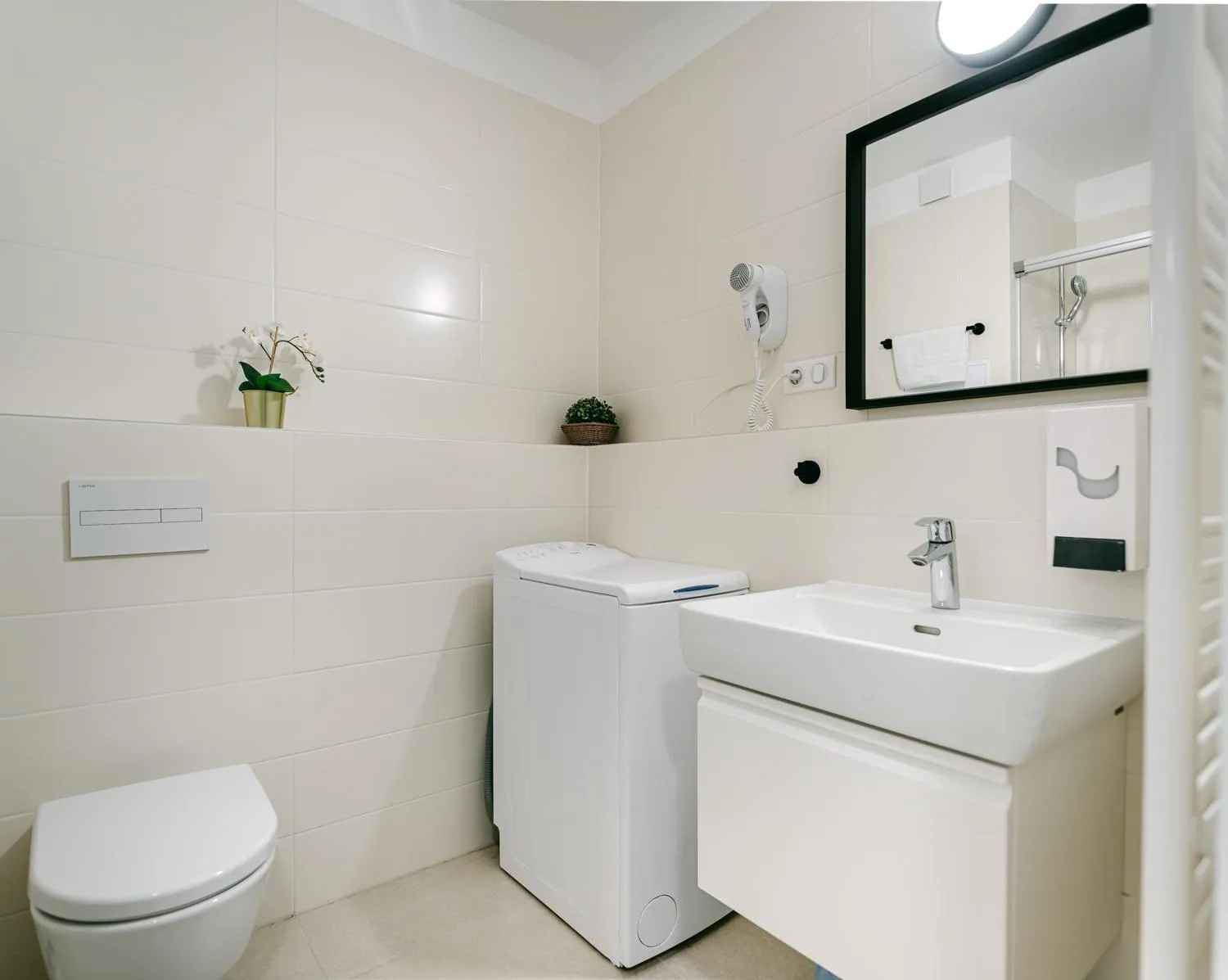 Toilet in Jarila Boutique Apartment by CHORS
