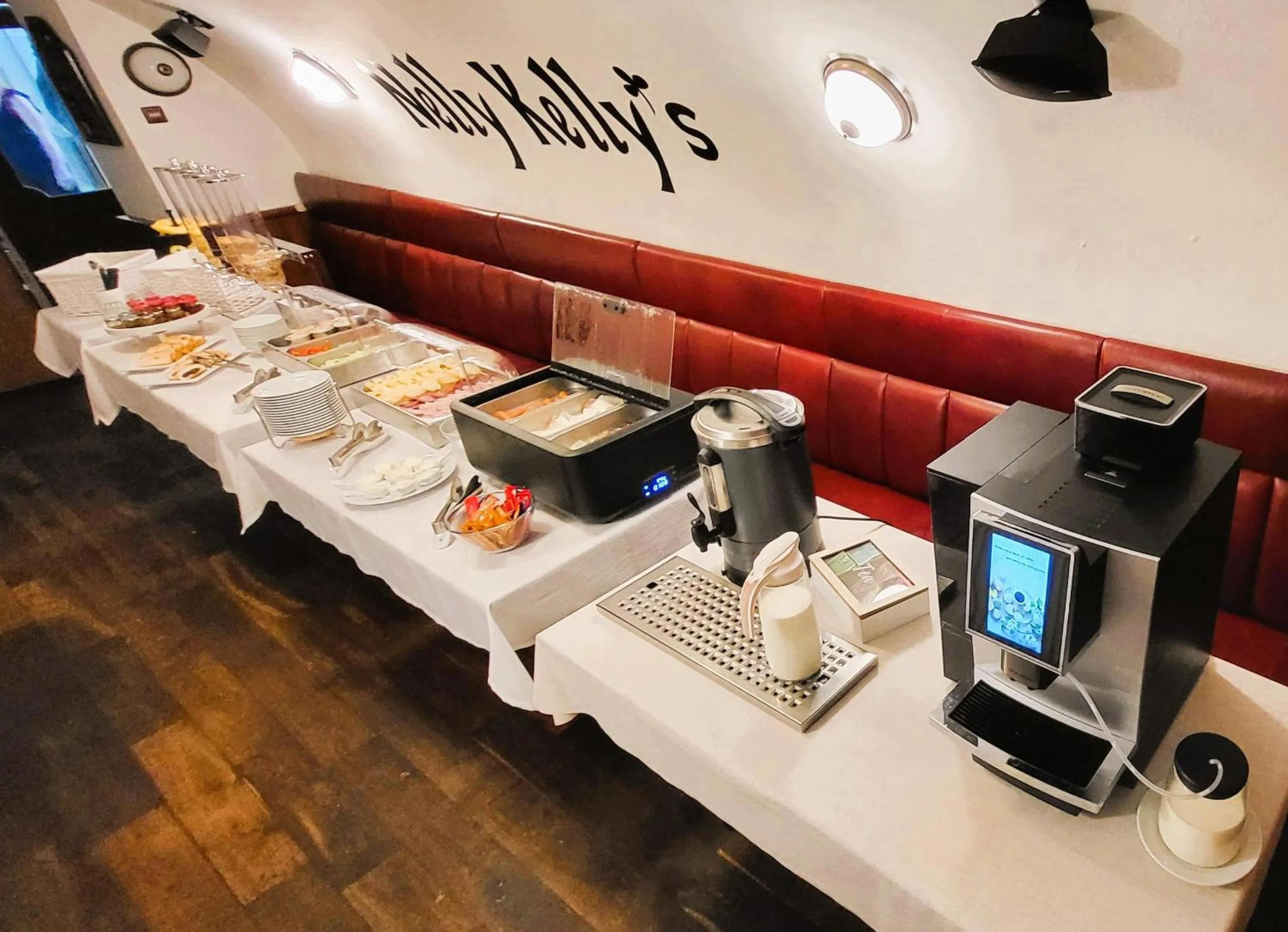 Breakfast in Hotel Nelly Kellys