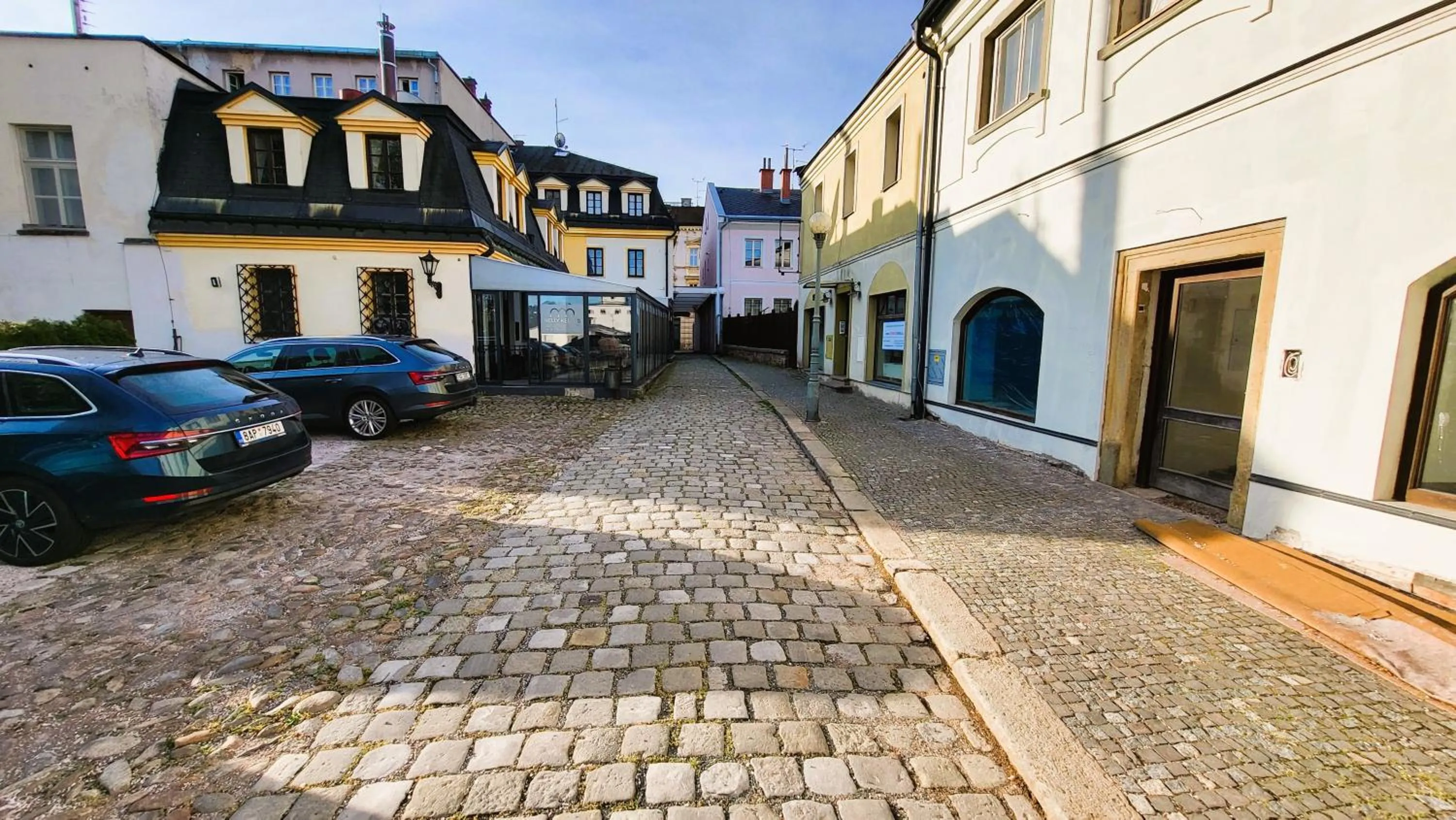 Property building in Hotel Nelly Kellys