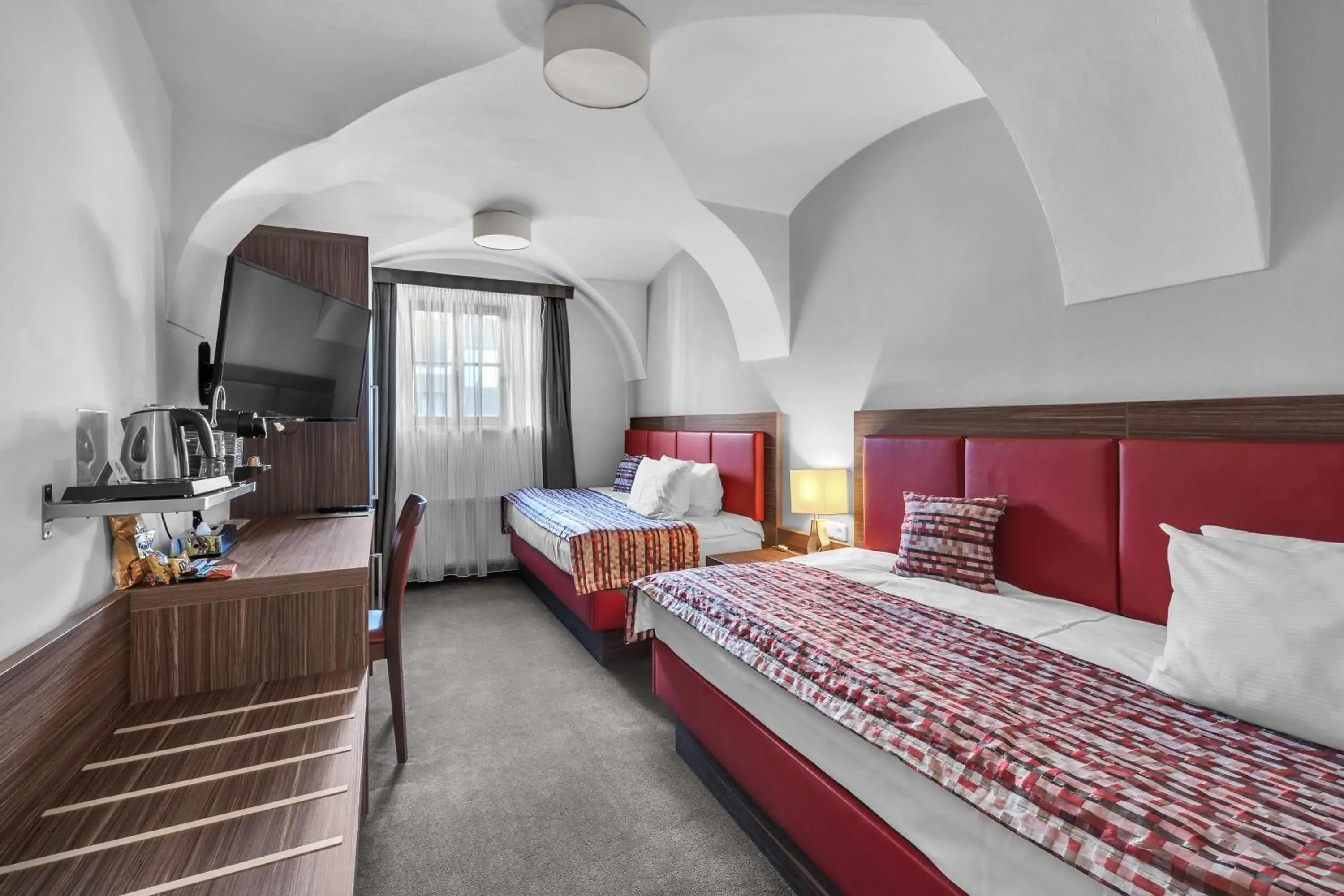 Small Twin Room - single occupancy in Hotel Nelly Kellys Small Twin Room - single occupancy in Hotel Nelly Kellys