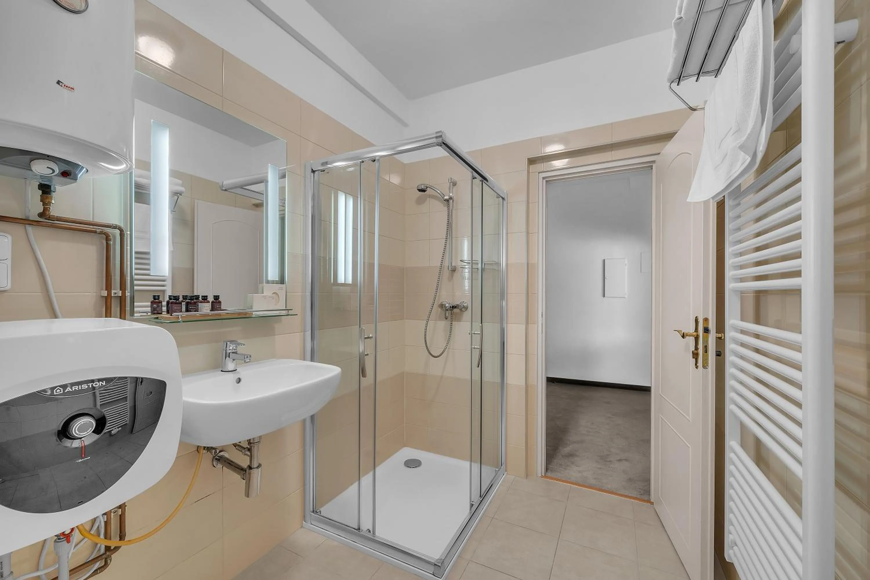 Bathroom in Hotel Nelly Kellys