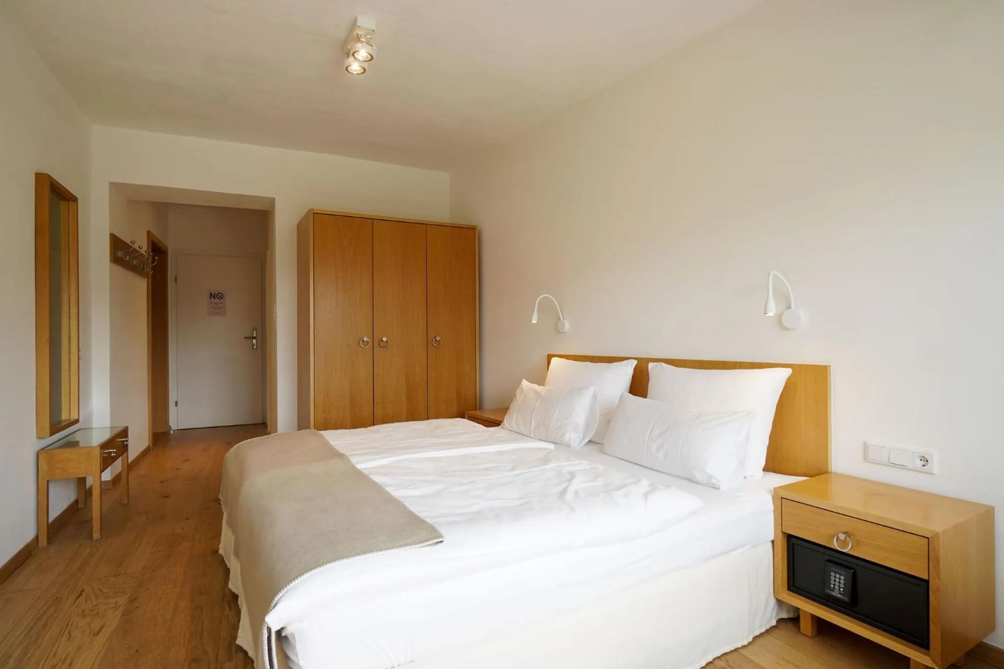 Property building, Bed in Hotel Berghof