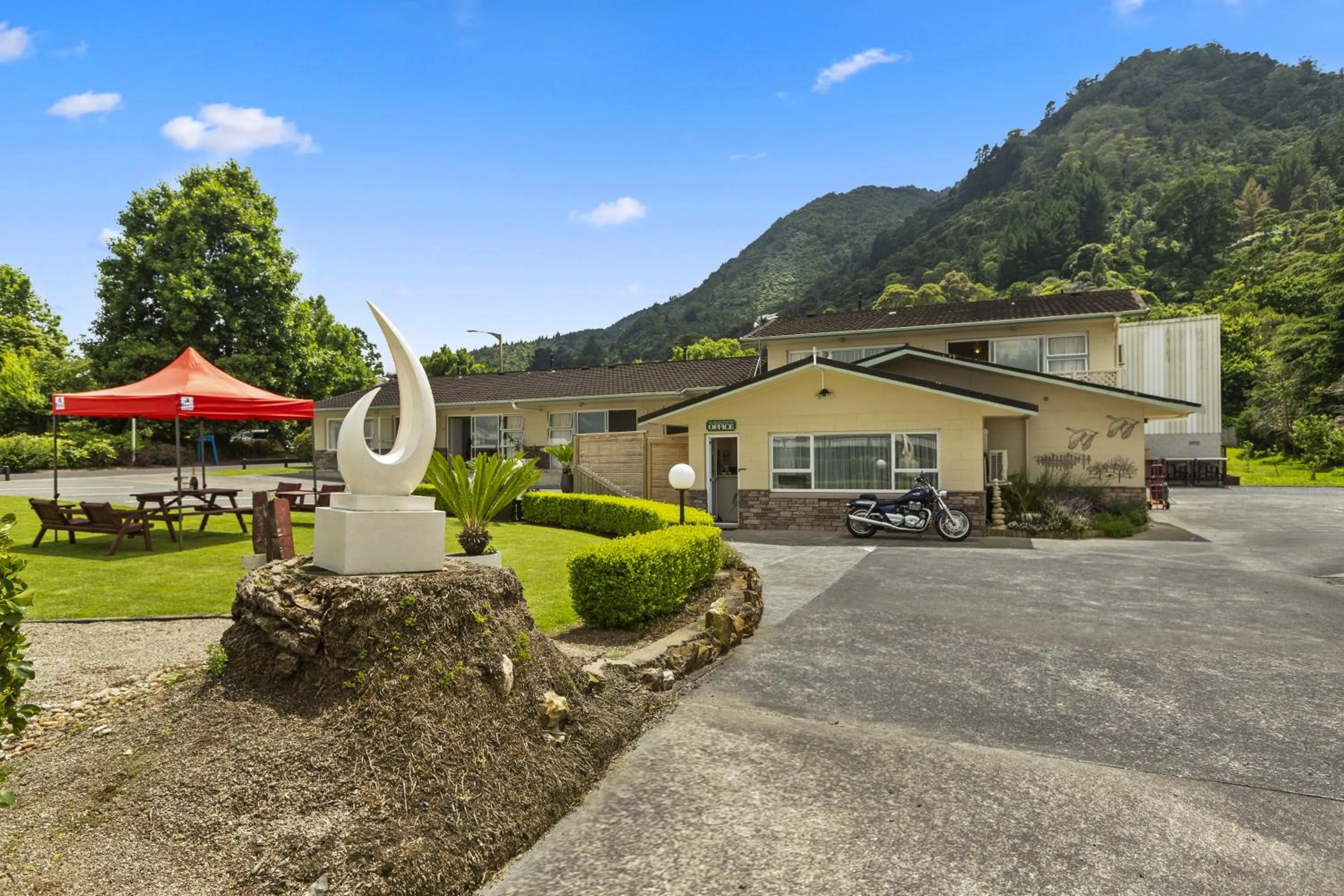 Property building in Te Aroha Motel