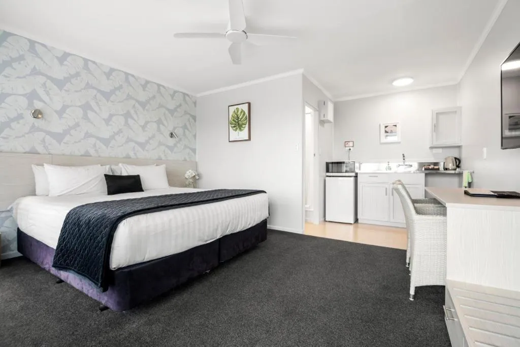 Photo of the whole room, Bed in Te Aroha Motel