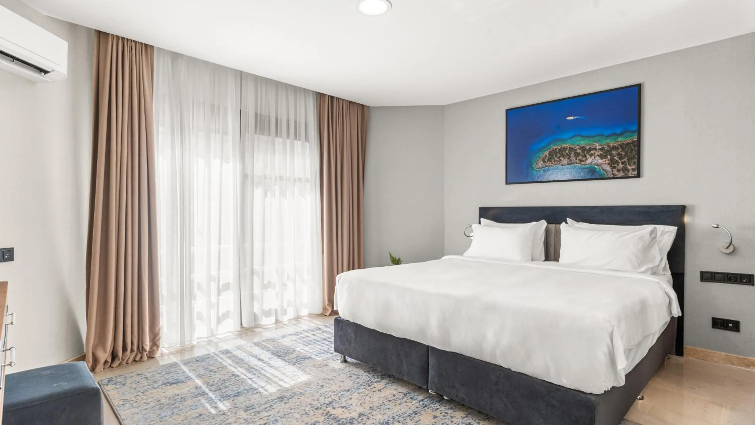 Bedroom, Bed in Radisson Blu Resort & Spa Cesme