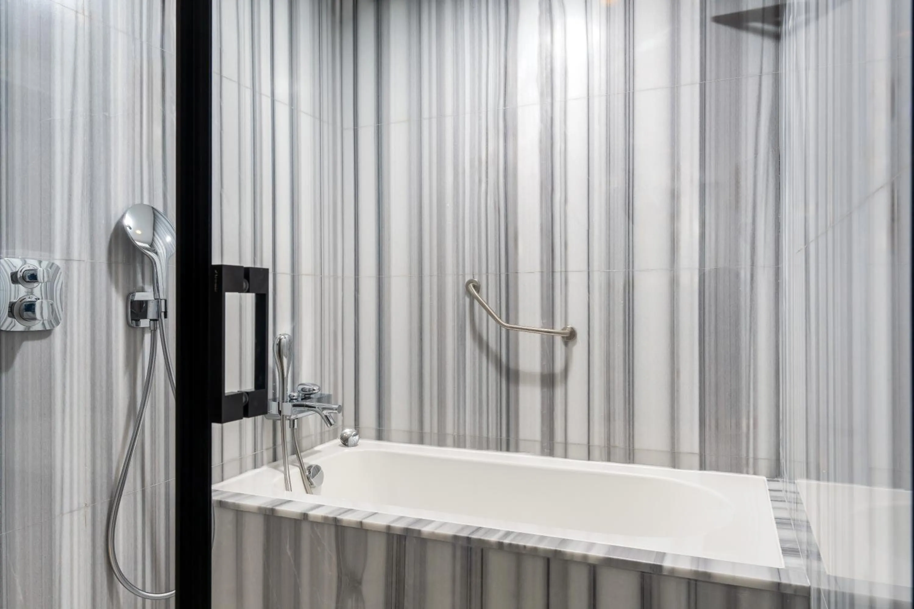 Shower in Radisson Blu Resort & Spa Cesme