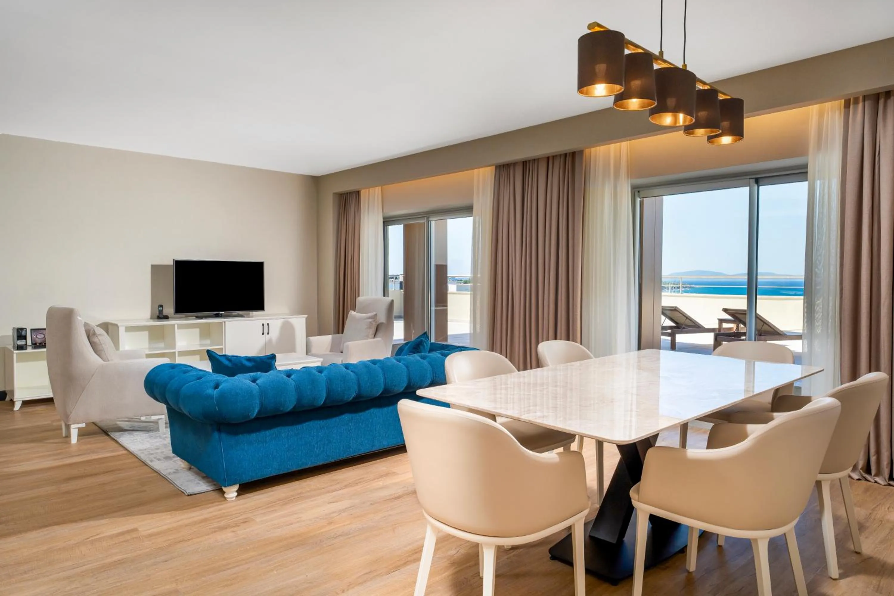 Seating area in Radisson Blu Resort & Spa Cesme