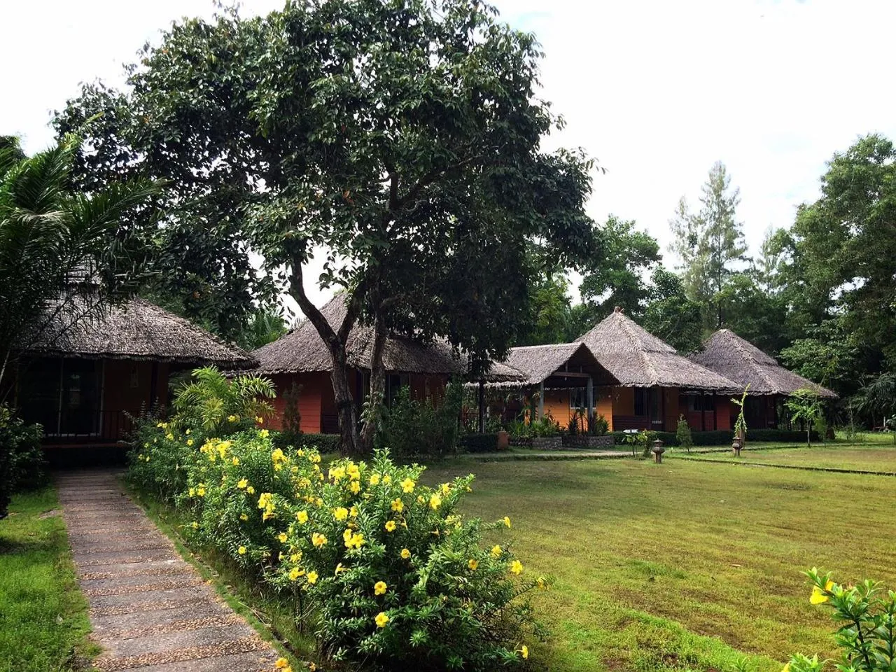 Phayam Cottage Resort