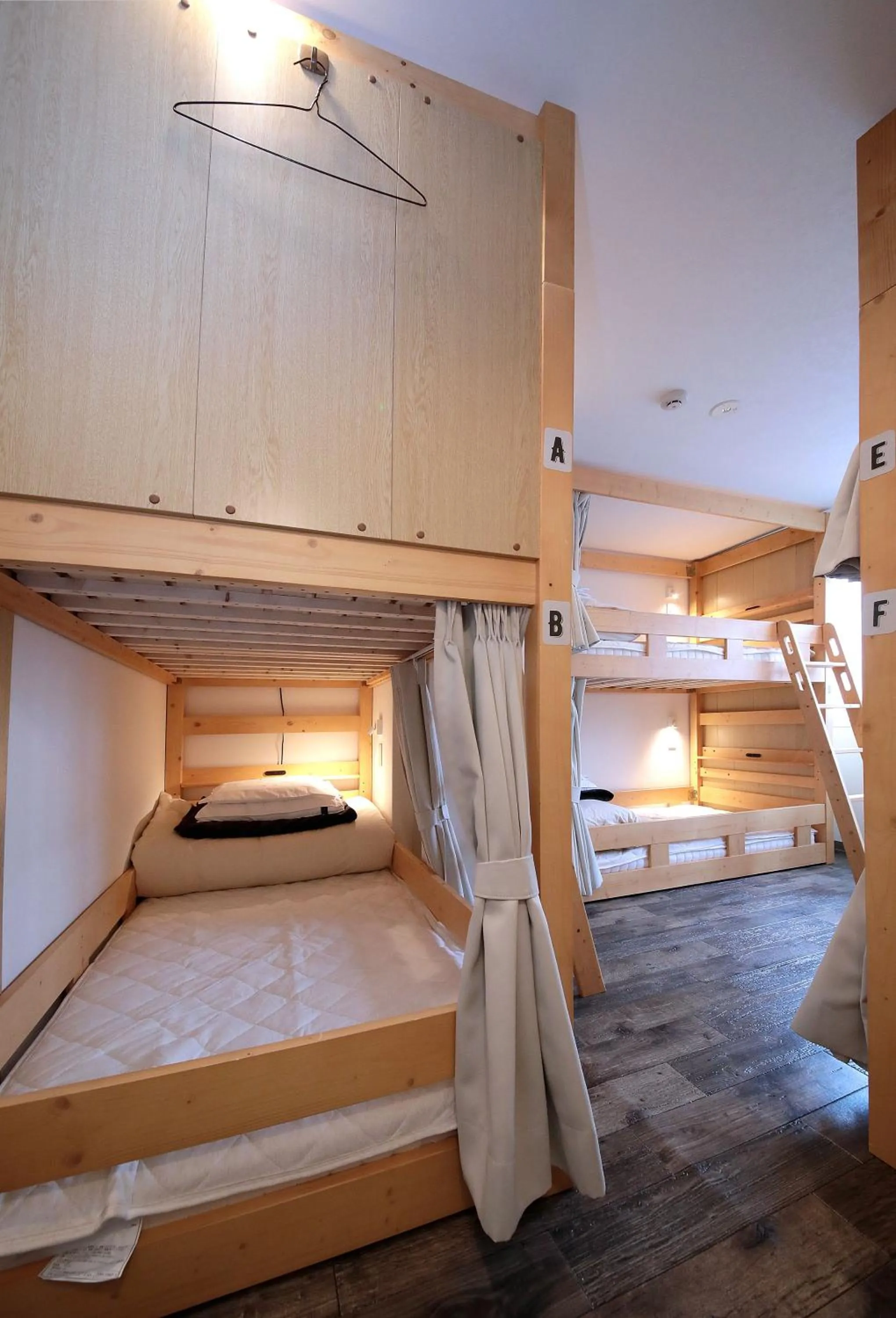 bunk bed, Bed in Trip & Sleep Hostel