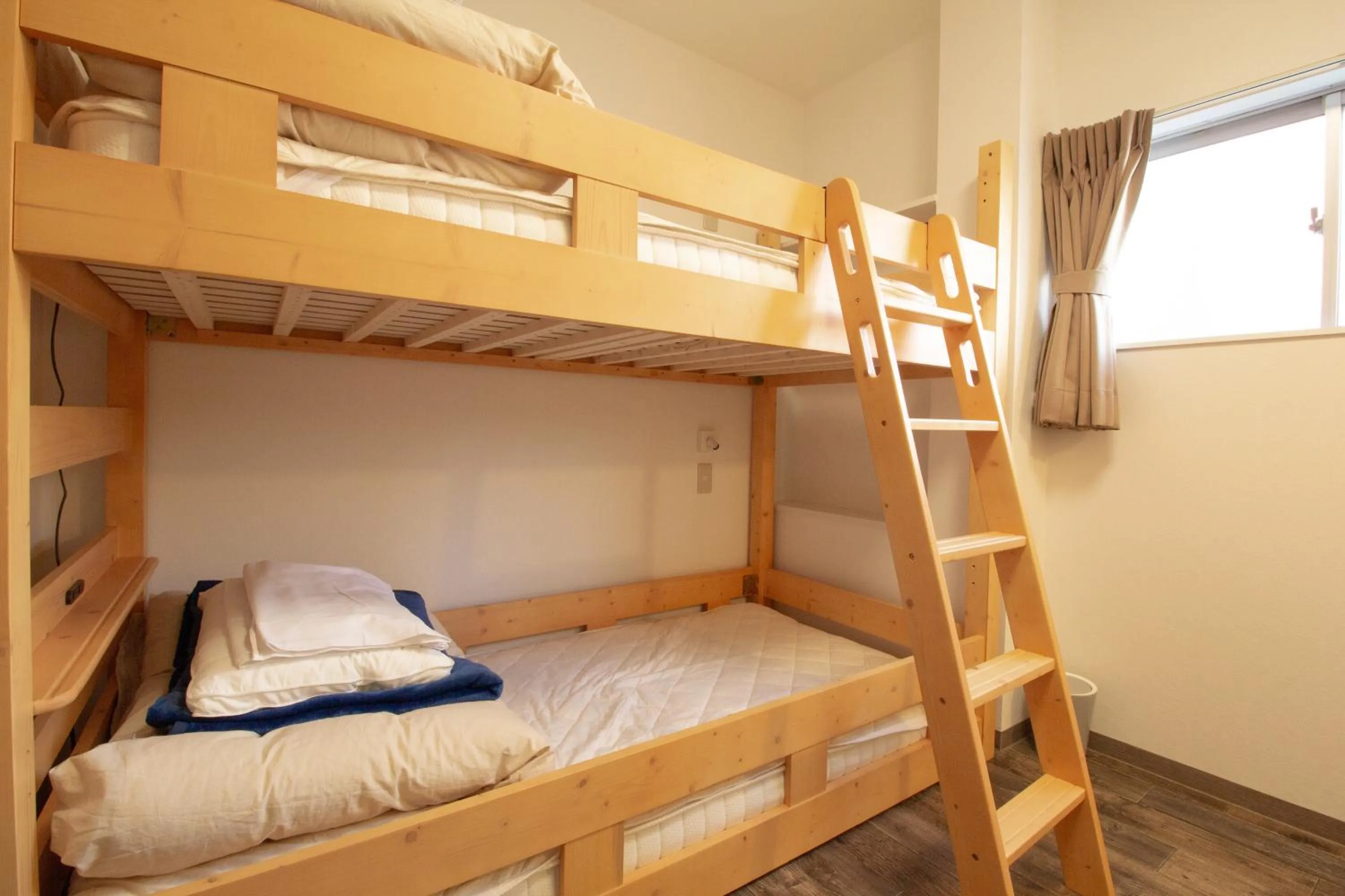 bunk bed, Bed in Trip & Sleep Hostel