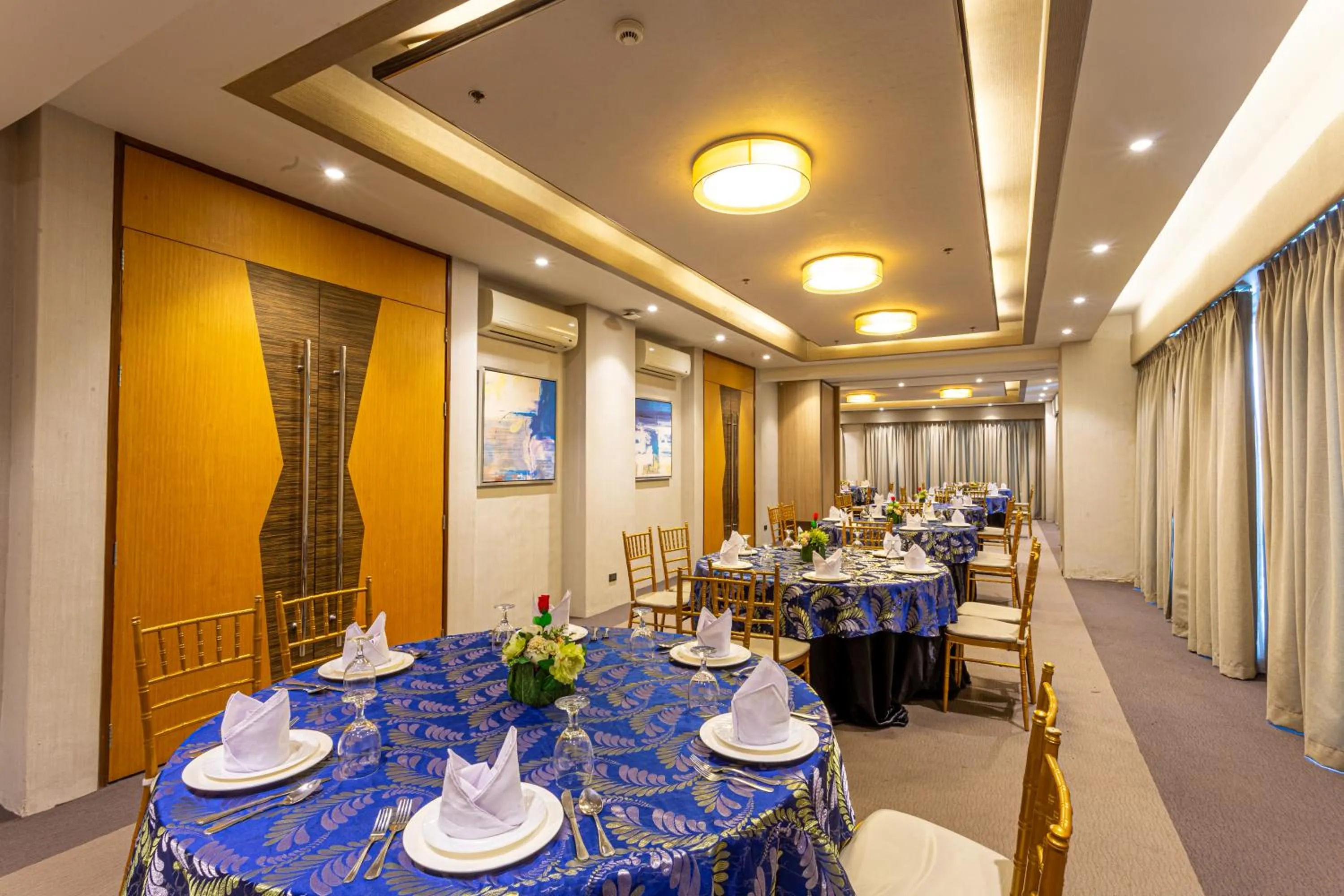 Banquet/Function facilities in Santorini Hotel