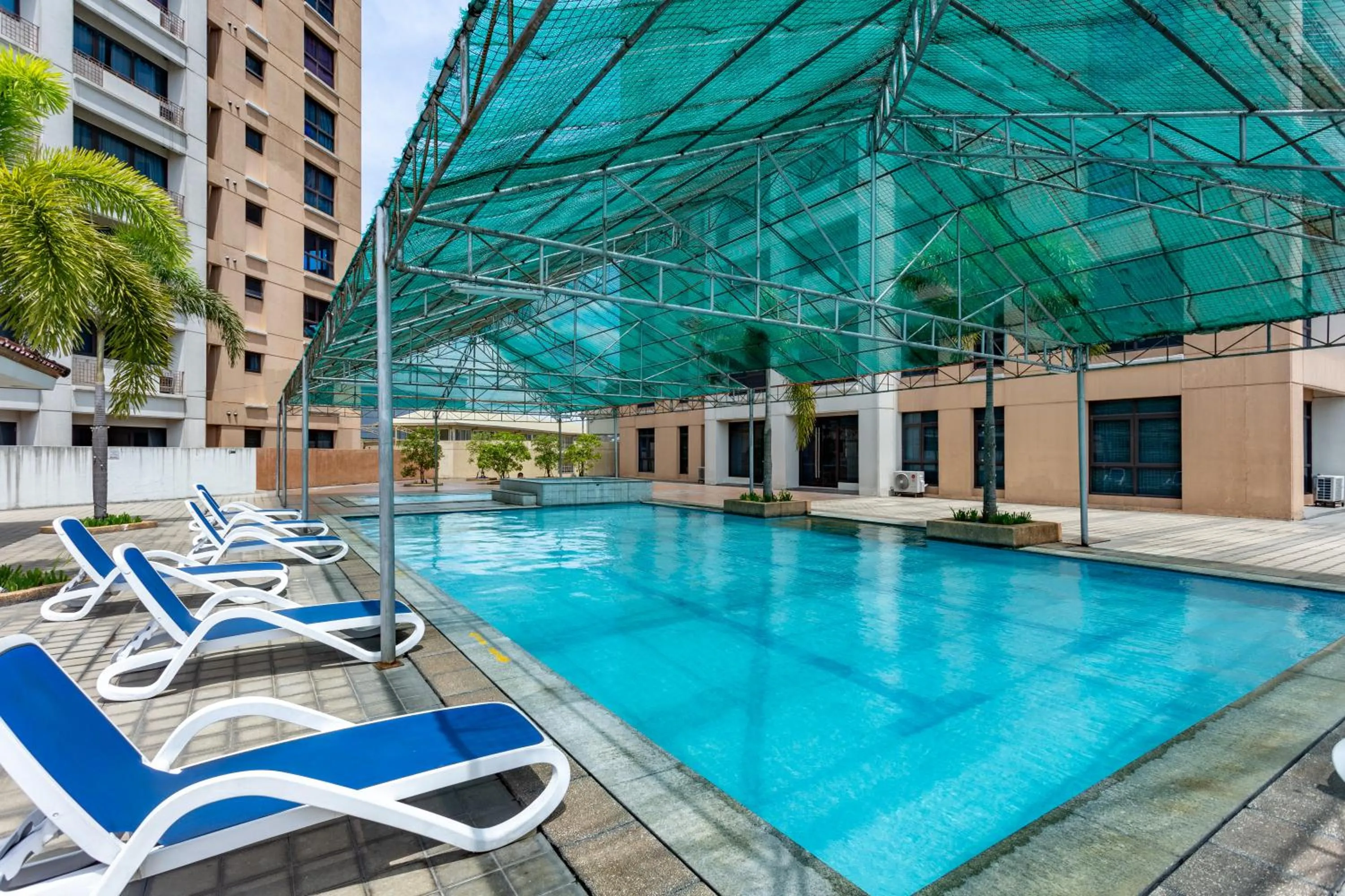 Swimming pool in Santorini Hotel