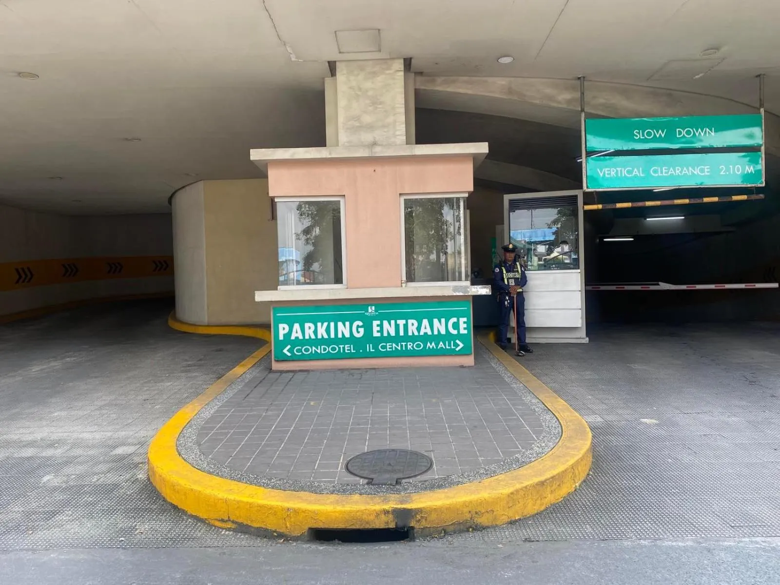 Parking in Santorini Hotel