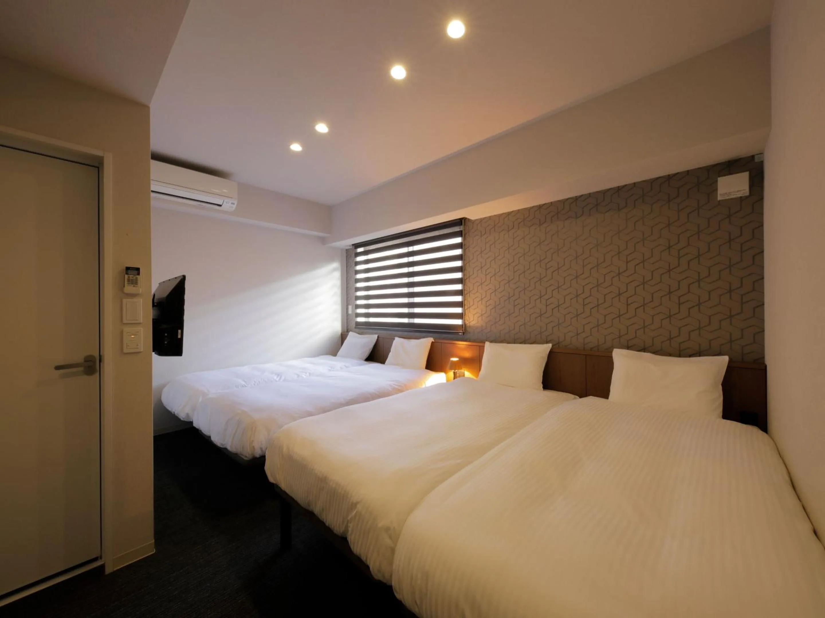 Photo of the whole room, Bed in Smart Place Inn Kyoto Shijo Horikawa