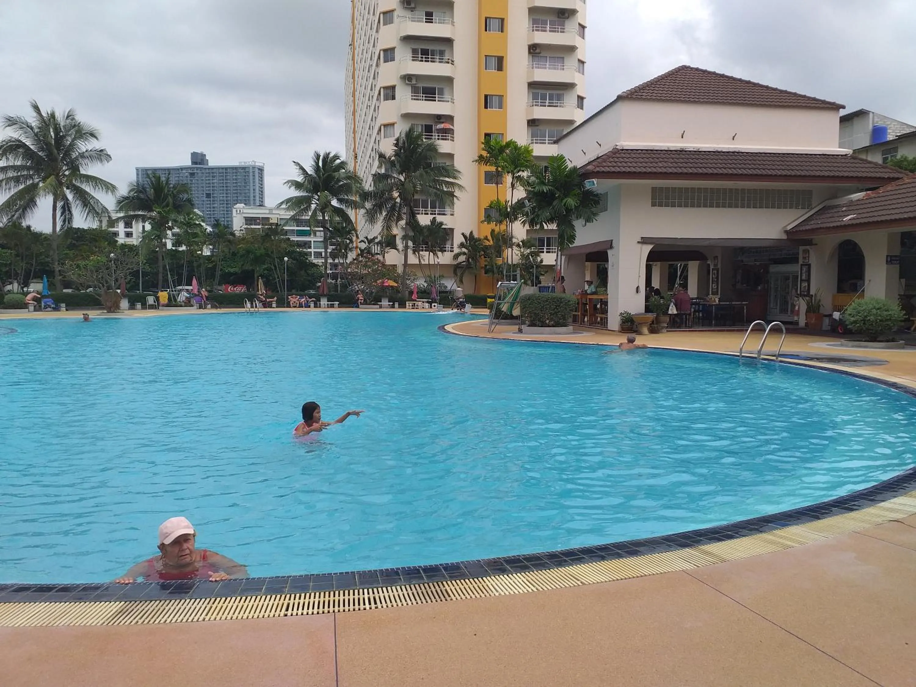 Swimming pool in B&B view talay 1 jomtien pattaya