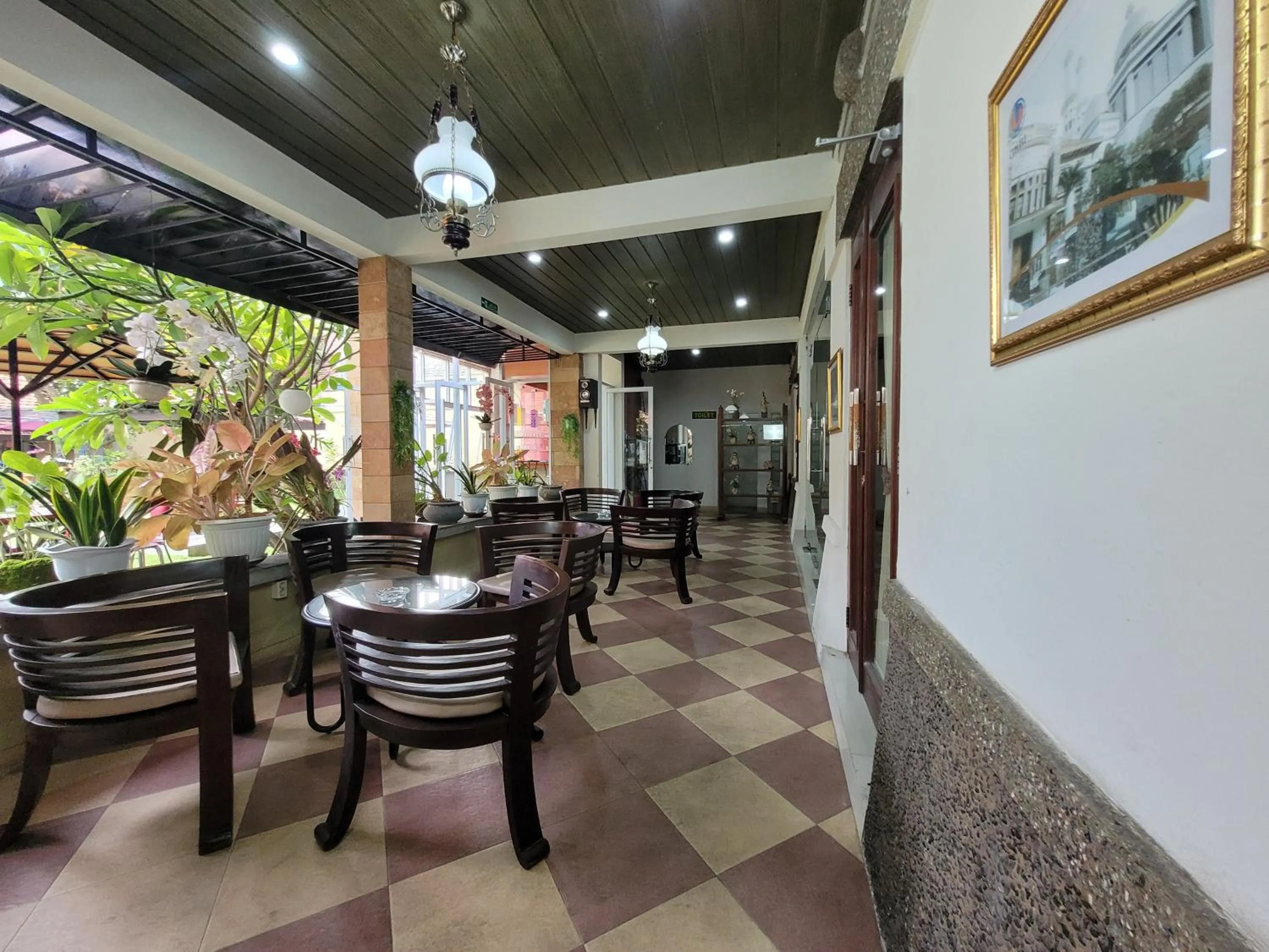 Ndalem Katong Guest House Ponorogo