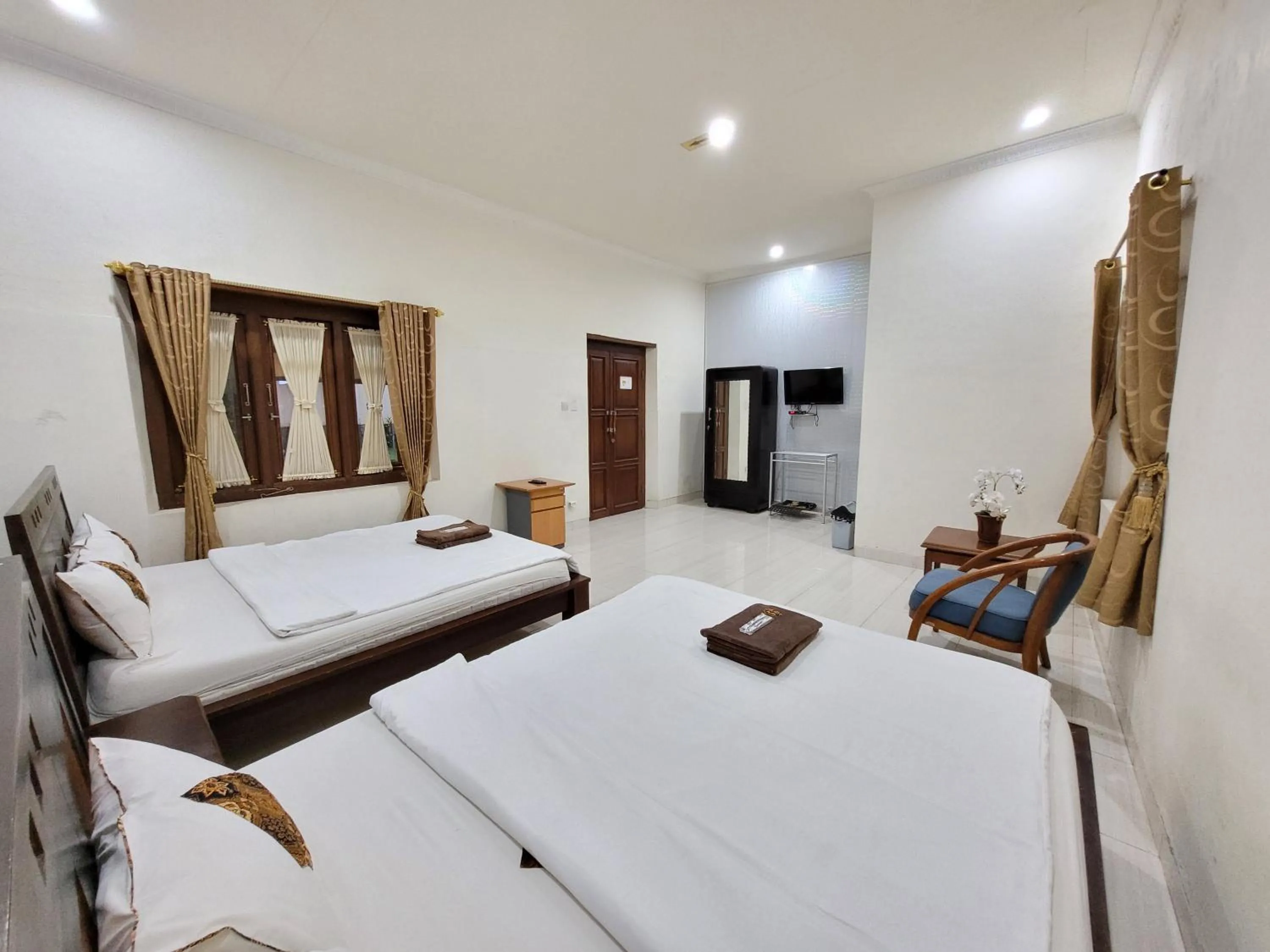 Area and facilities in Ndalem Katong Guest House Ponorogo