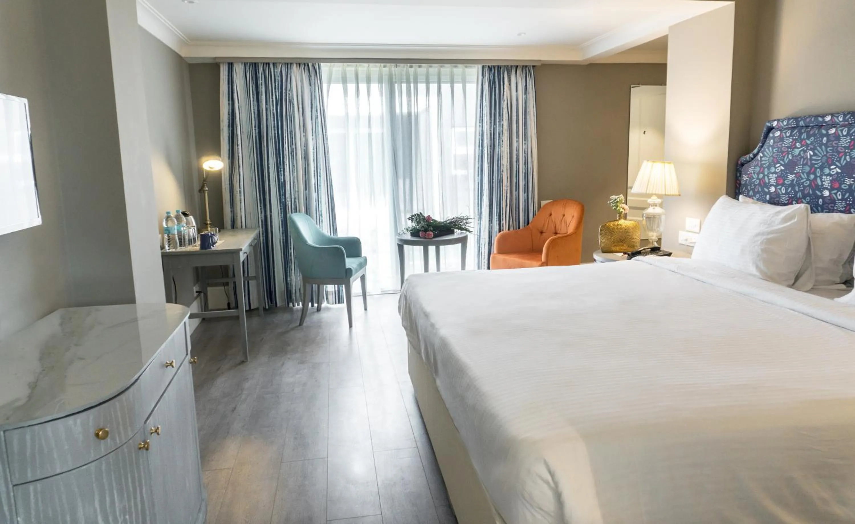 Bed in Amatra By The Ganges