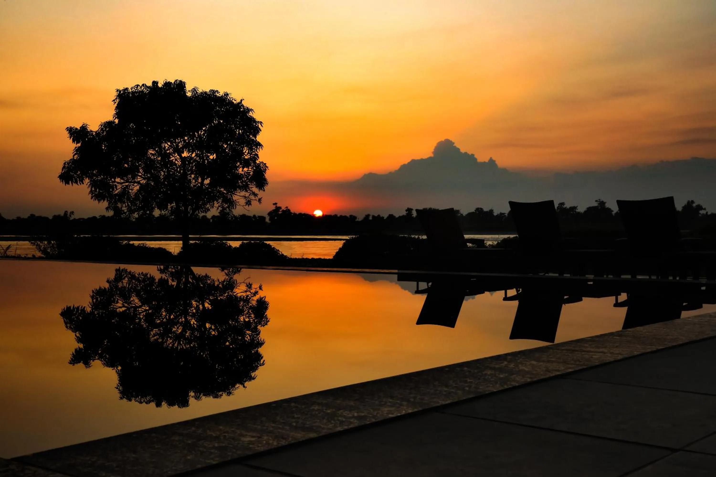 Patio in Amatra By The Ganges
