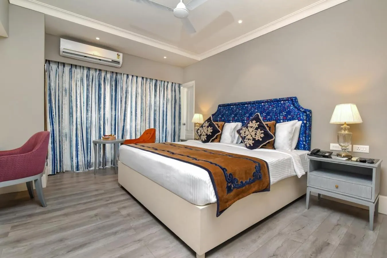 Bed in Amatra By The Ganges