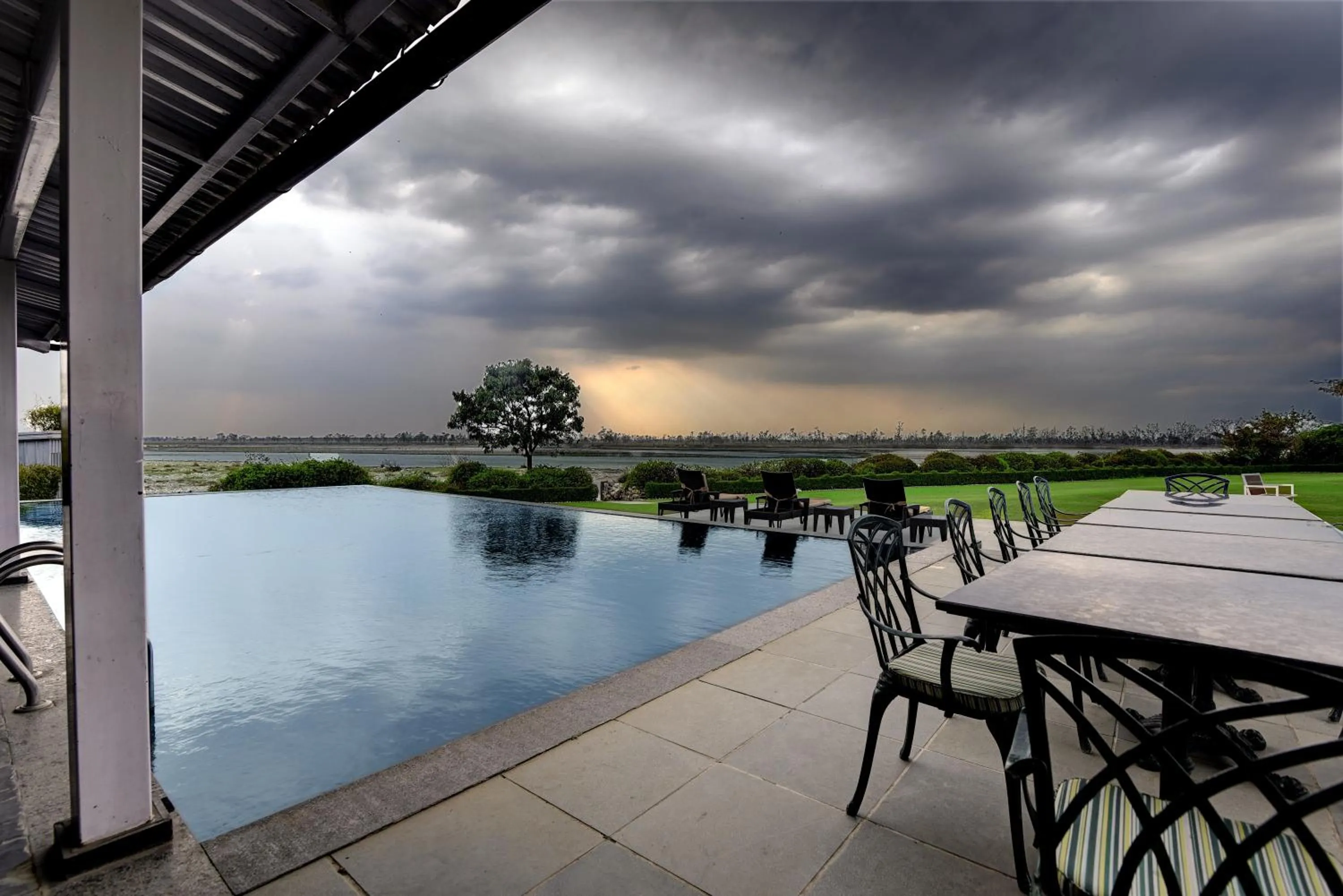 Patio in Amatra By The Ganges