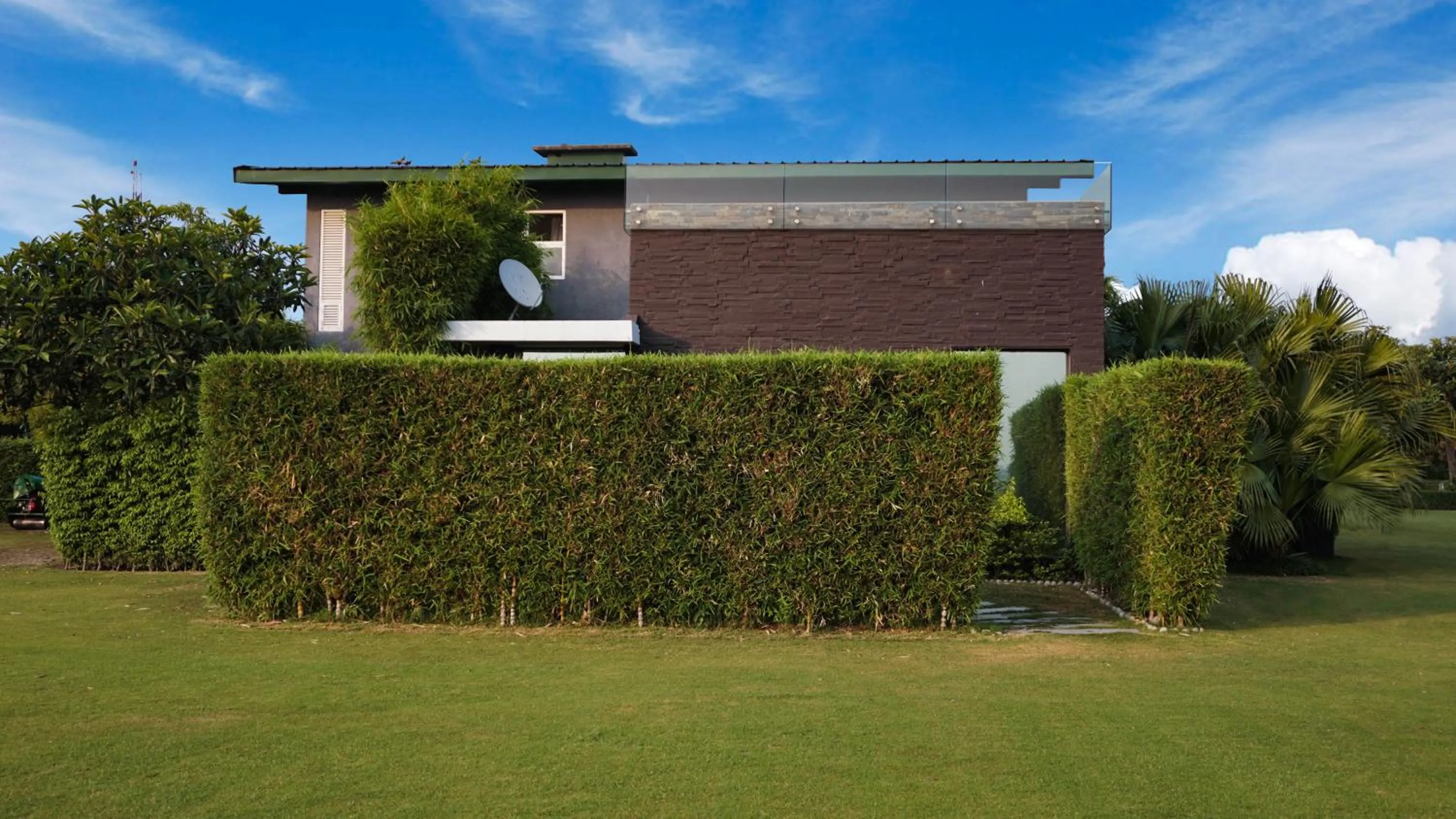 Garden in Amatra By The Ganges