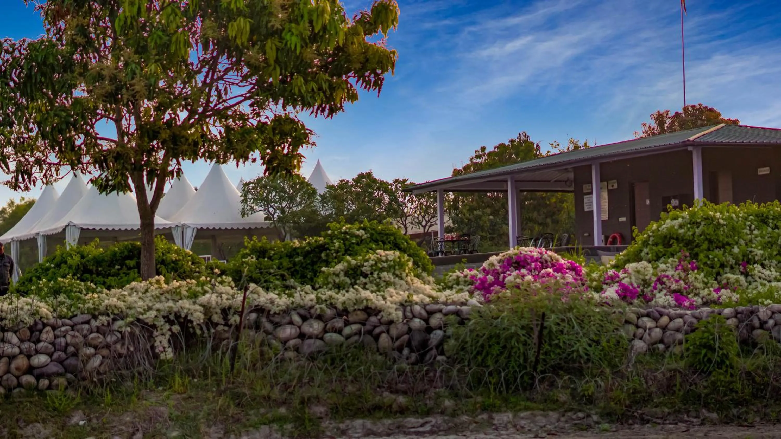 Property building in Amatra By The Ganges