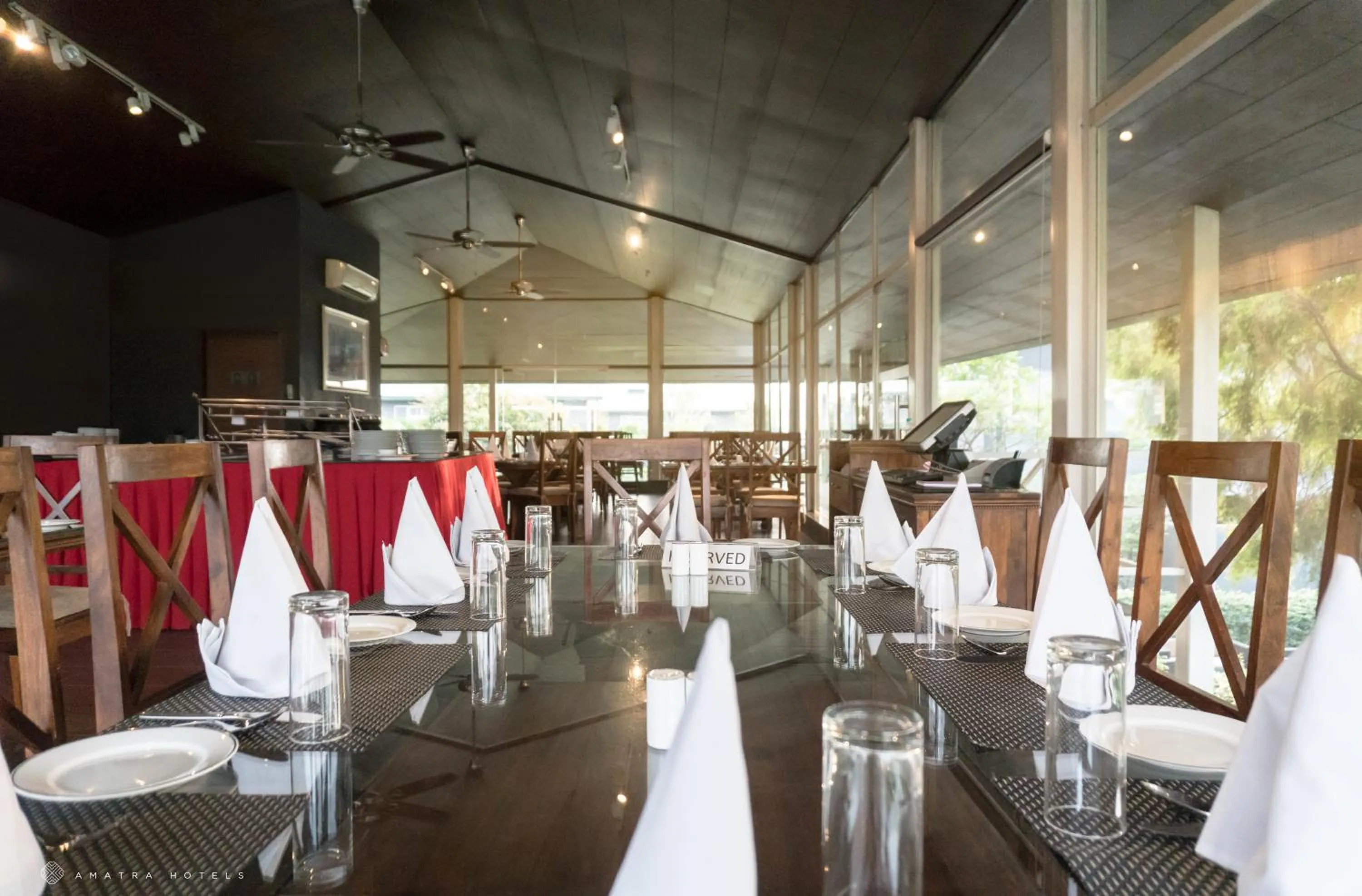 Restaurant/places to eat in Amatra By The Ganges