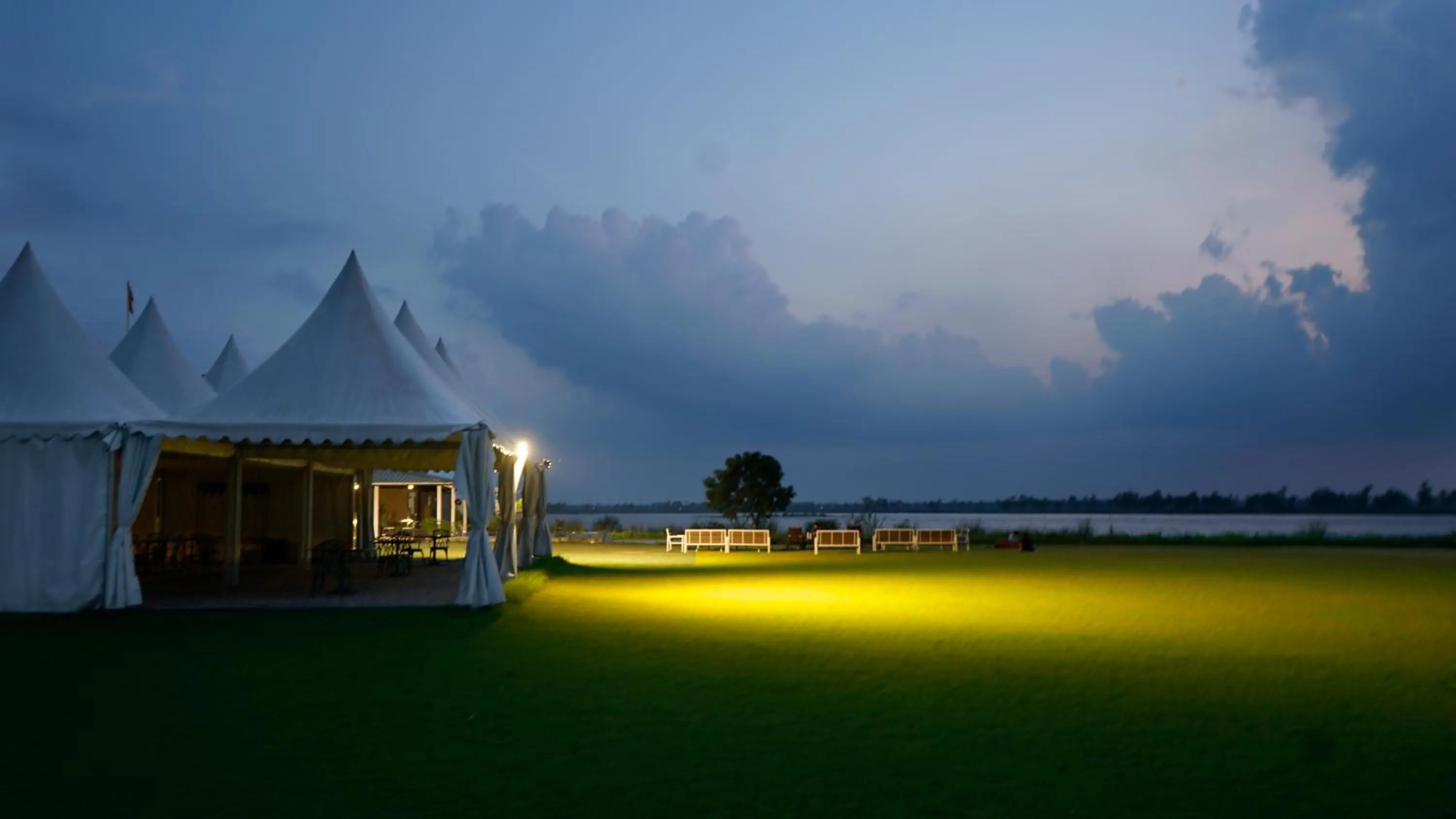 Garden in Amatra By The Ganges