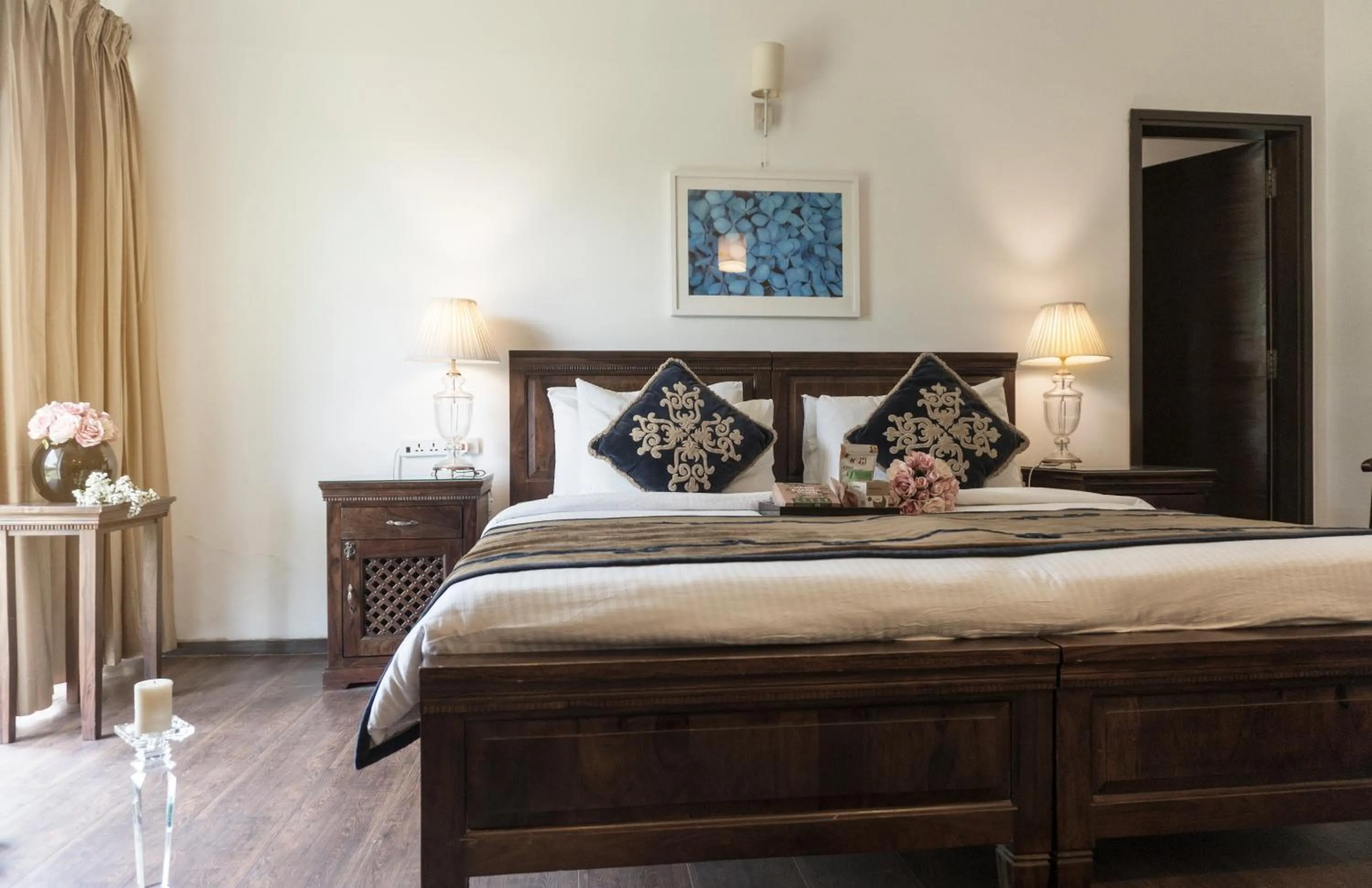 Bed in Amatra By The Ganges