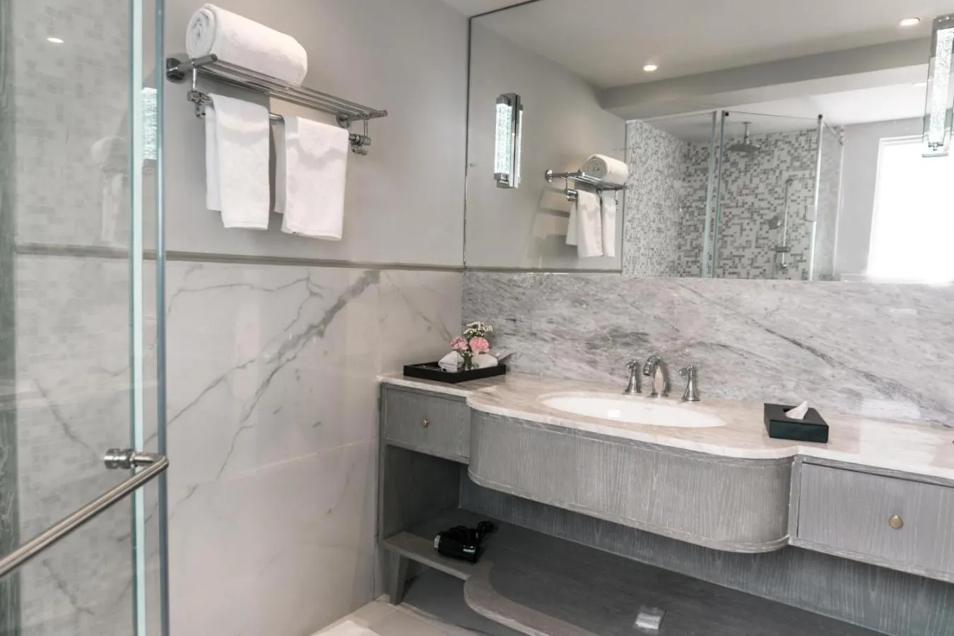 Bathroom in Amatra By The Ganges