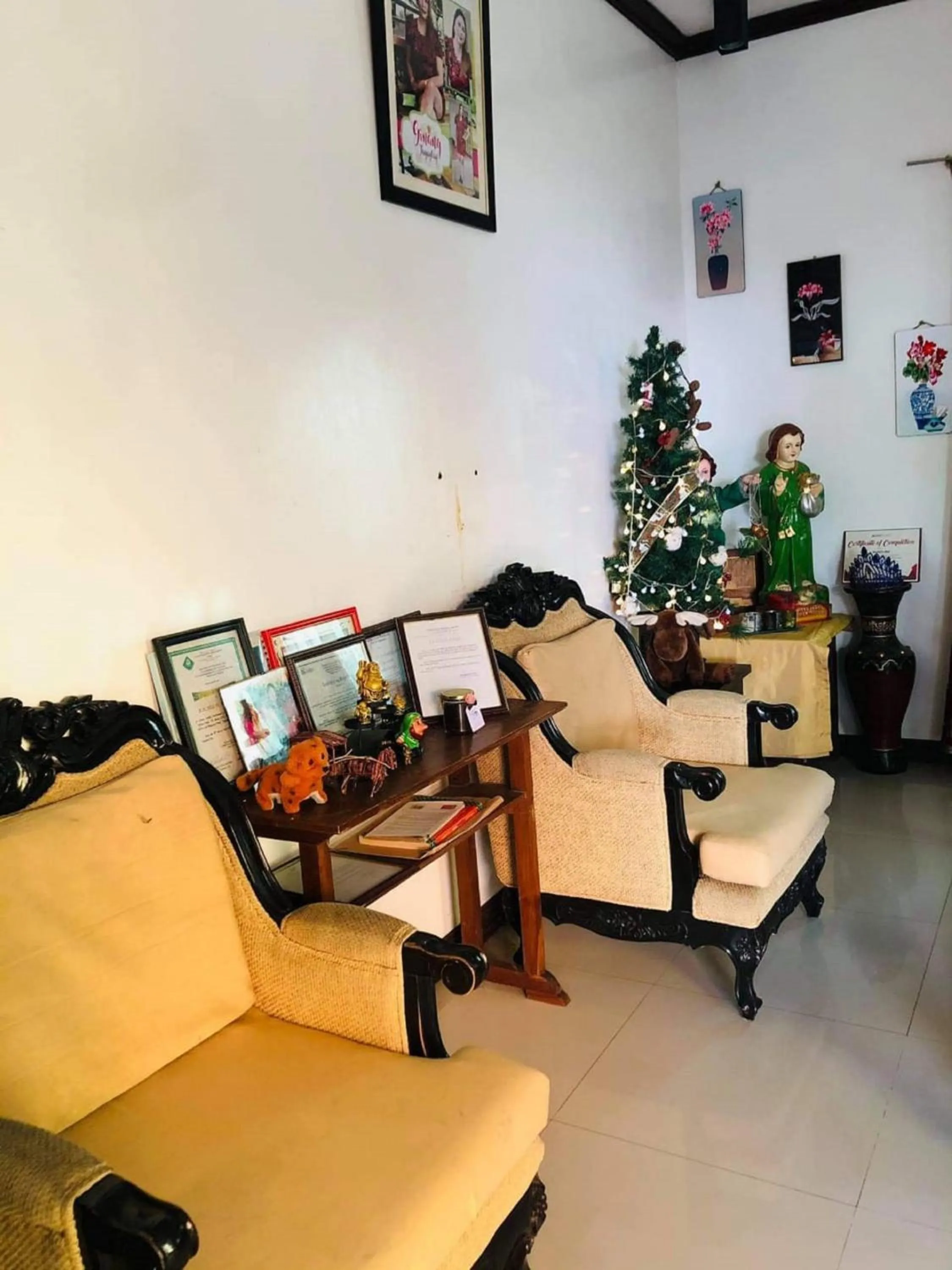 Seating area in Rachel's Bed and Breakfast Near Tagaytay