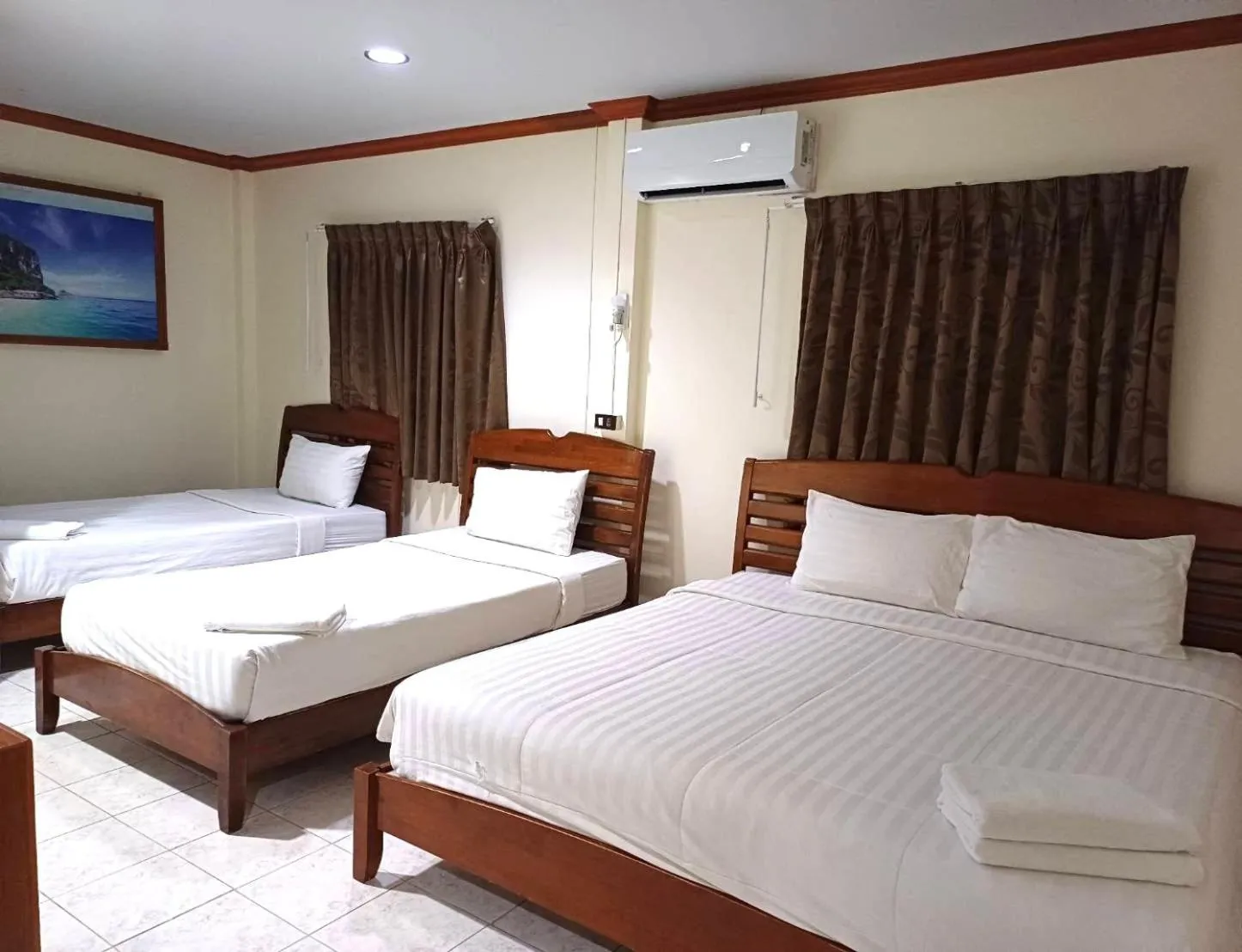 Bed in Golden Bee PhiPhi