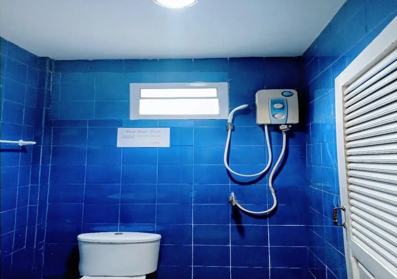 Deluxe Quadruple Room in Golden Bee PhiPhi Deluxe Quadruple Room in Golden Bee PhiPhi