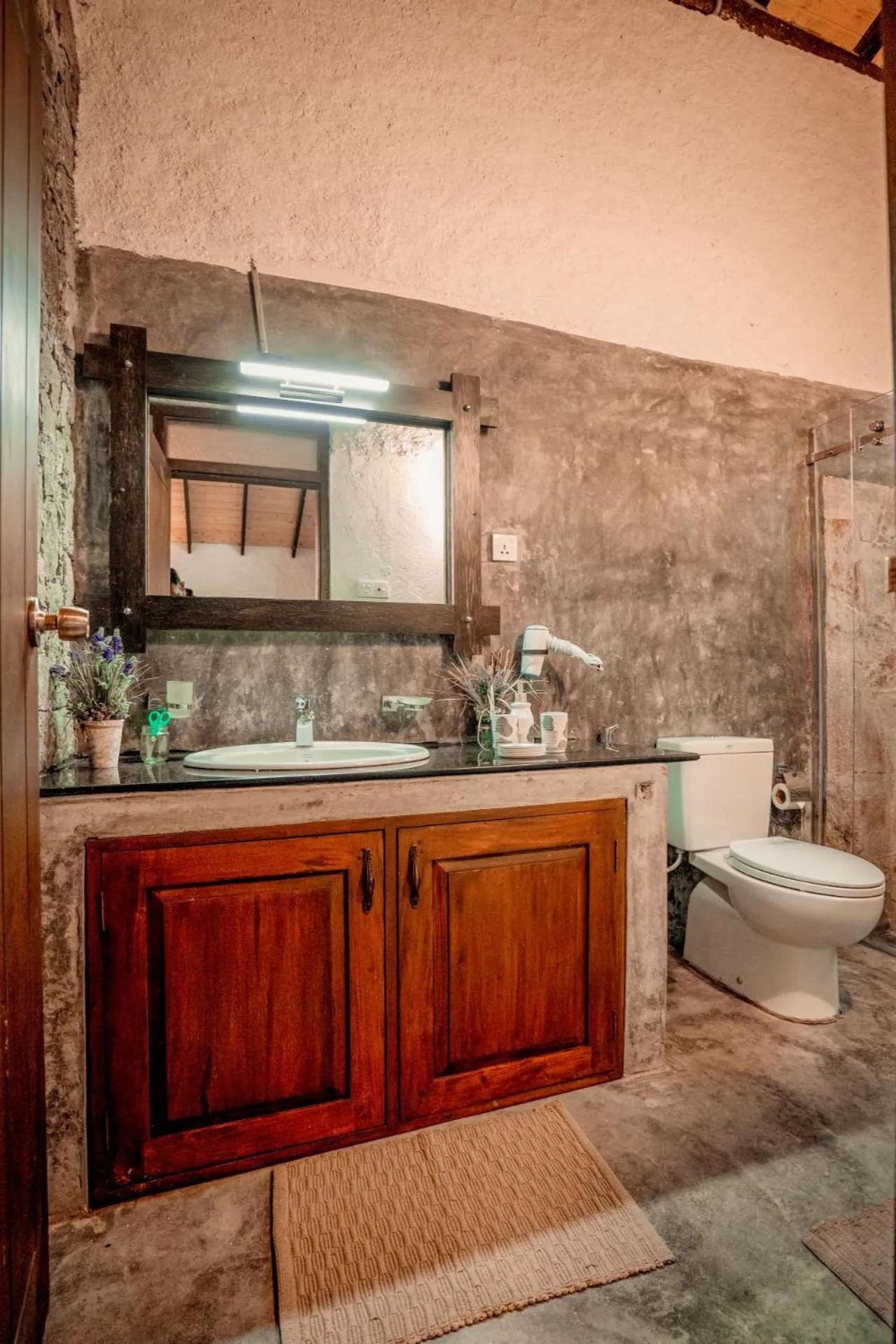 Shower in Arsulana Eco Lodge & Spa