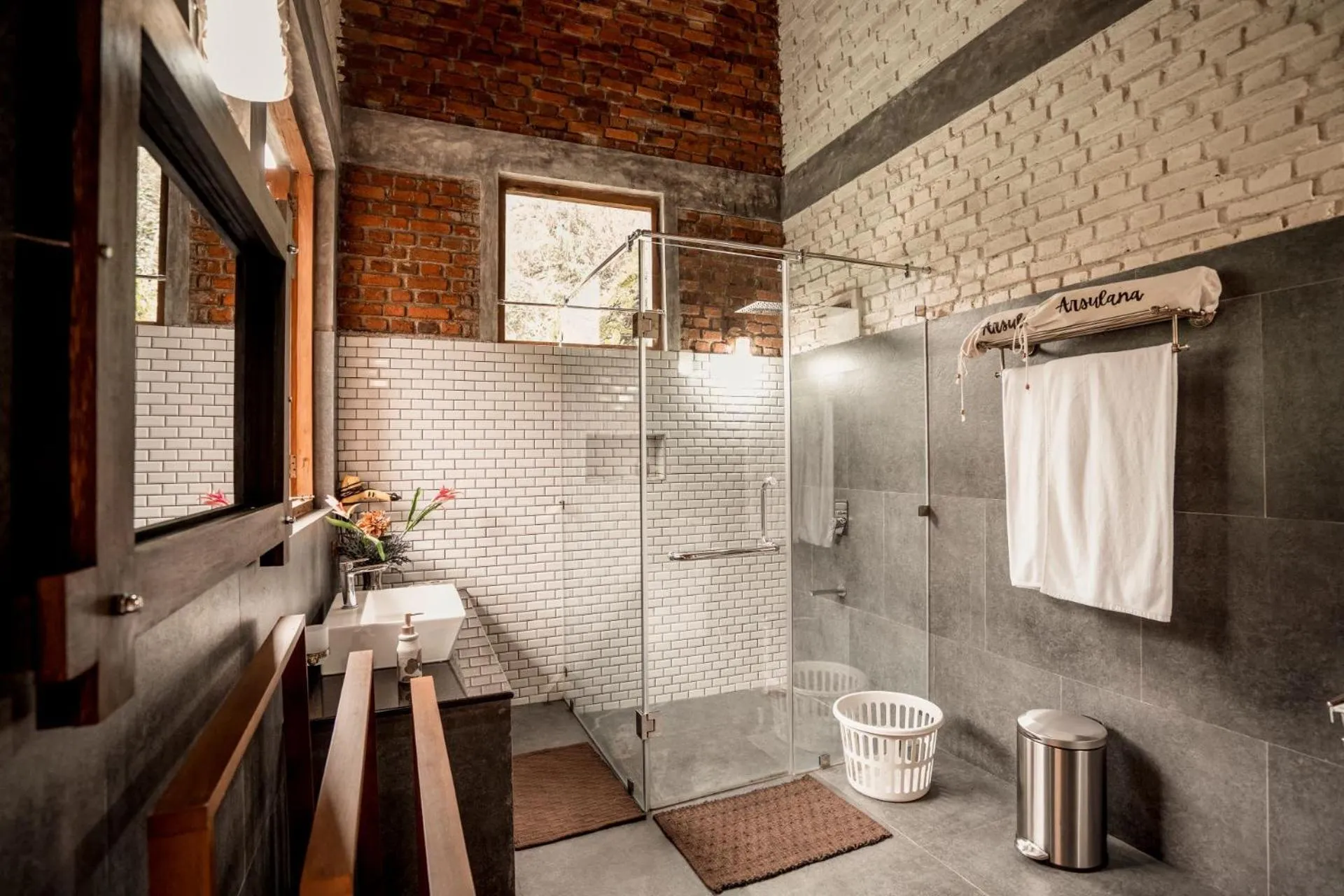 Shower in Arsulana Eco Lodge & Spa