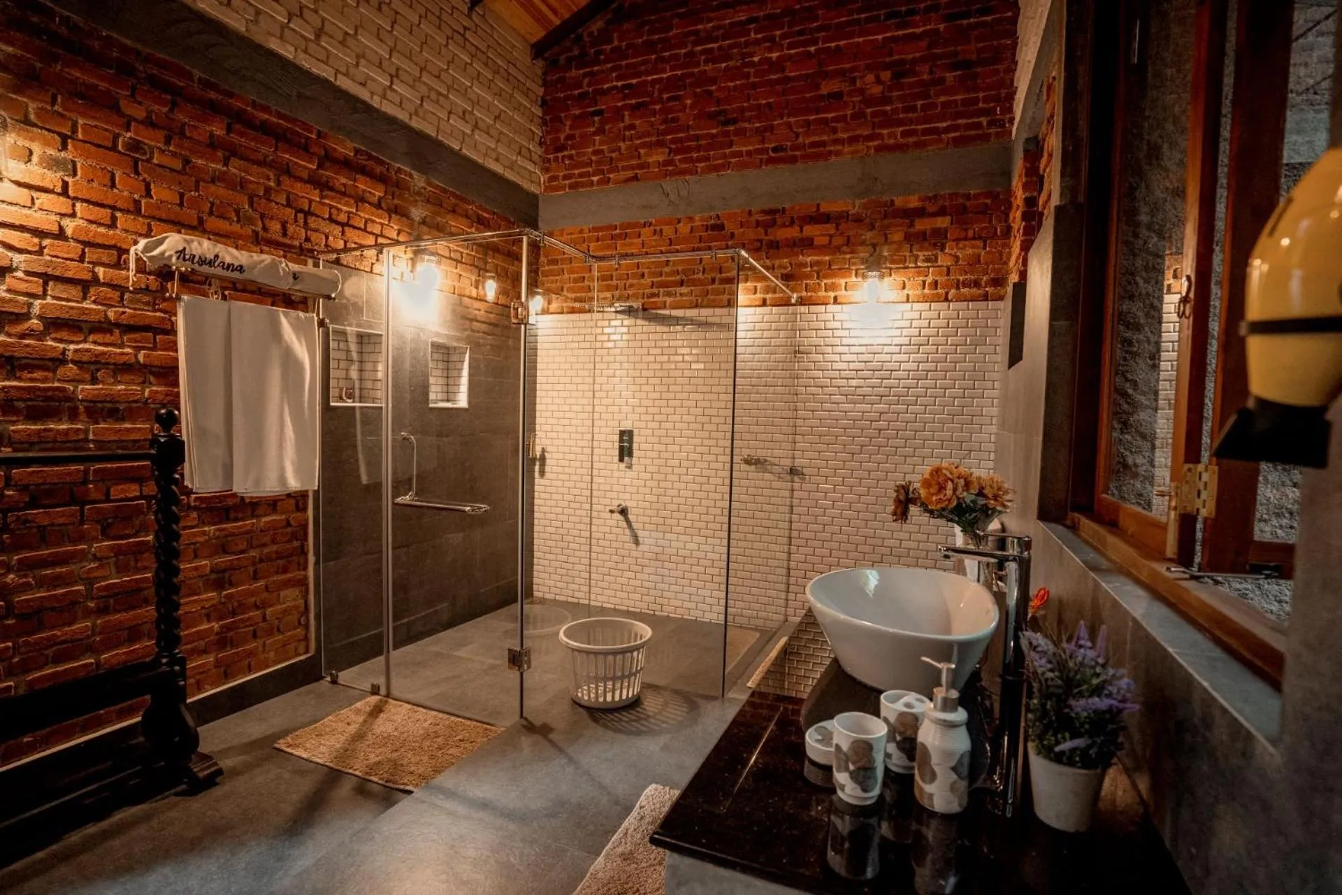 Shower in Arsulana Eco Lodge & Spa