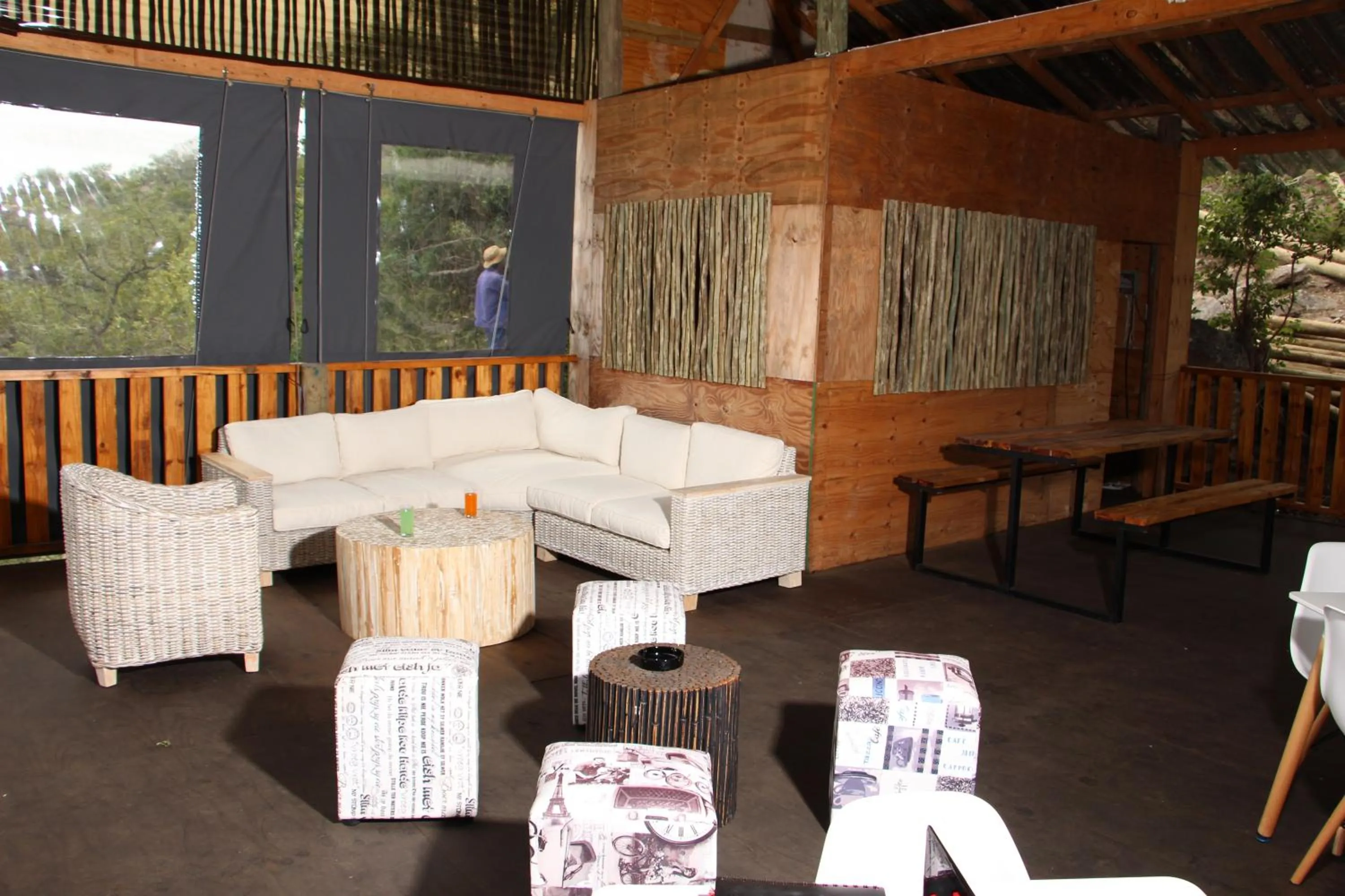 Restaurant/places to eat in View Inn Exclusive Lodge