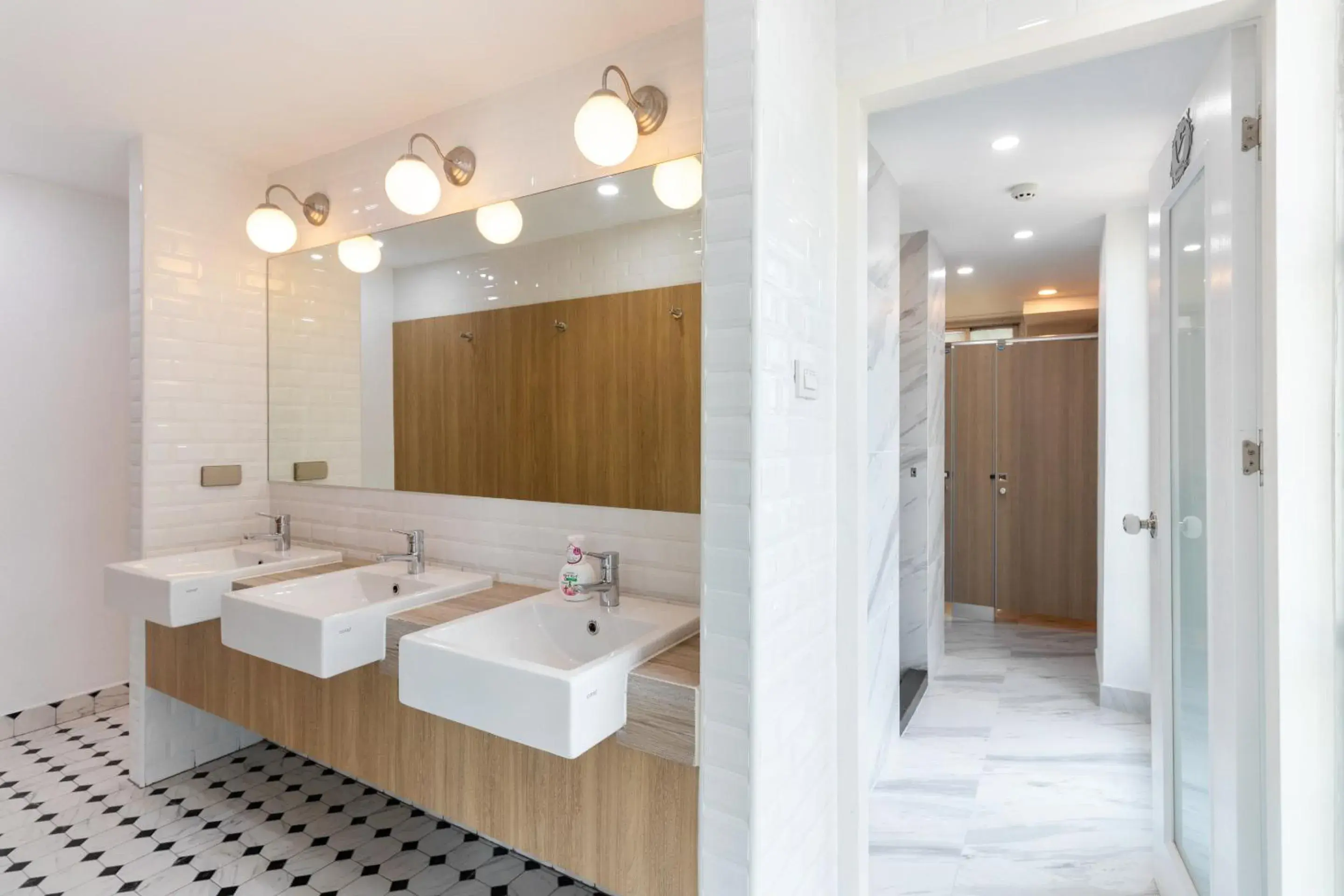 Double Room with Shared Bathroom in Atnest Hostel Double Room with Shared Bathroom in Atnest Hostel