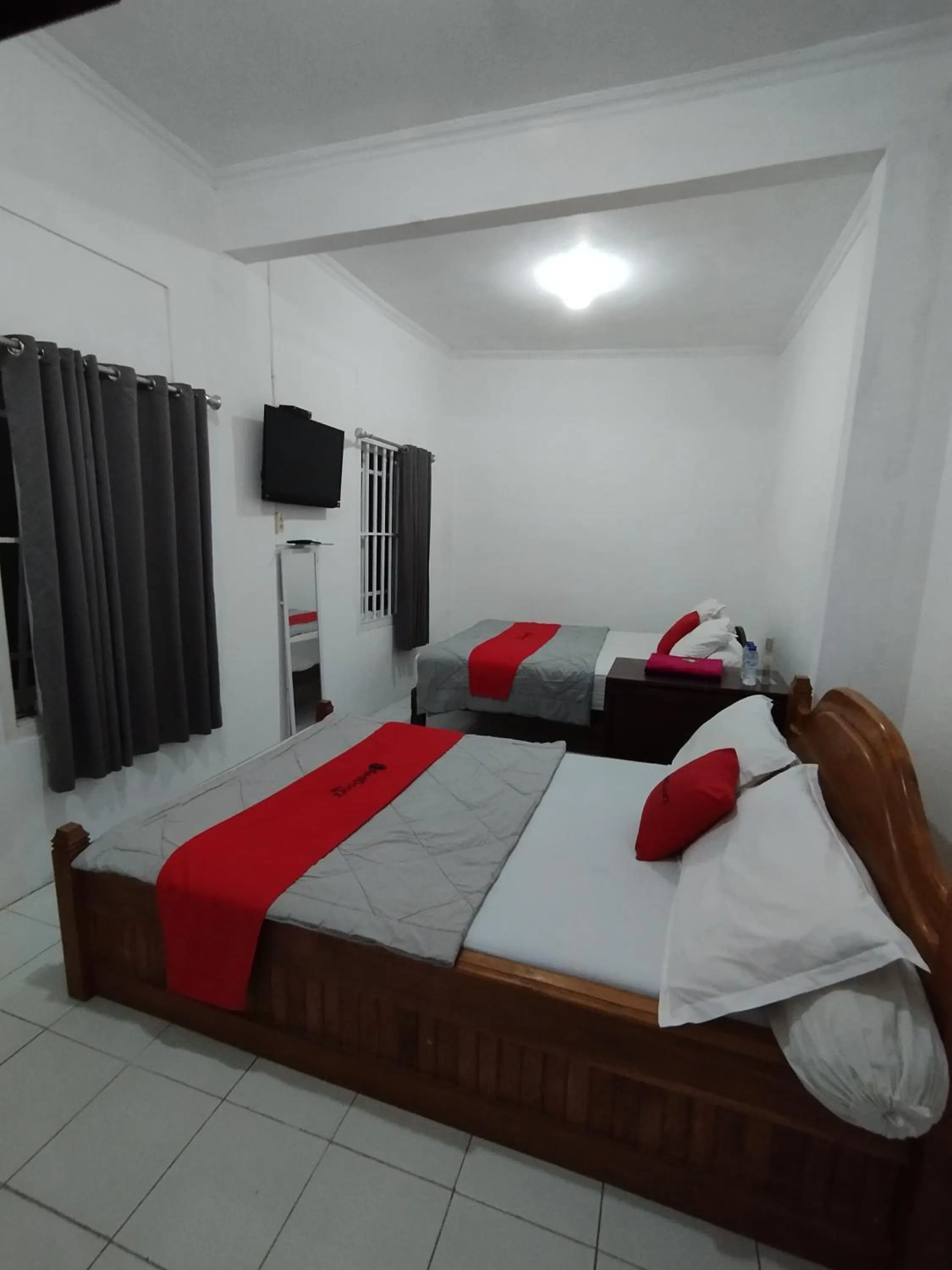 Bedroom, Bed in RedDoorz near Terminal Condong Catur