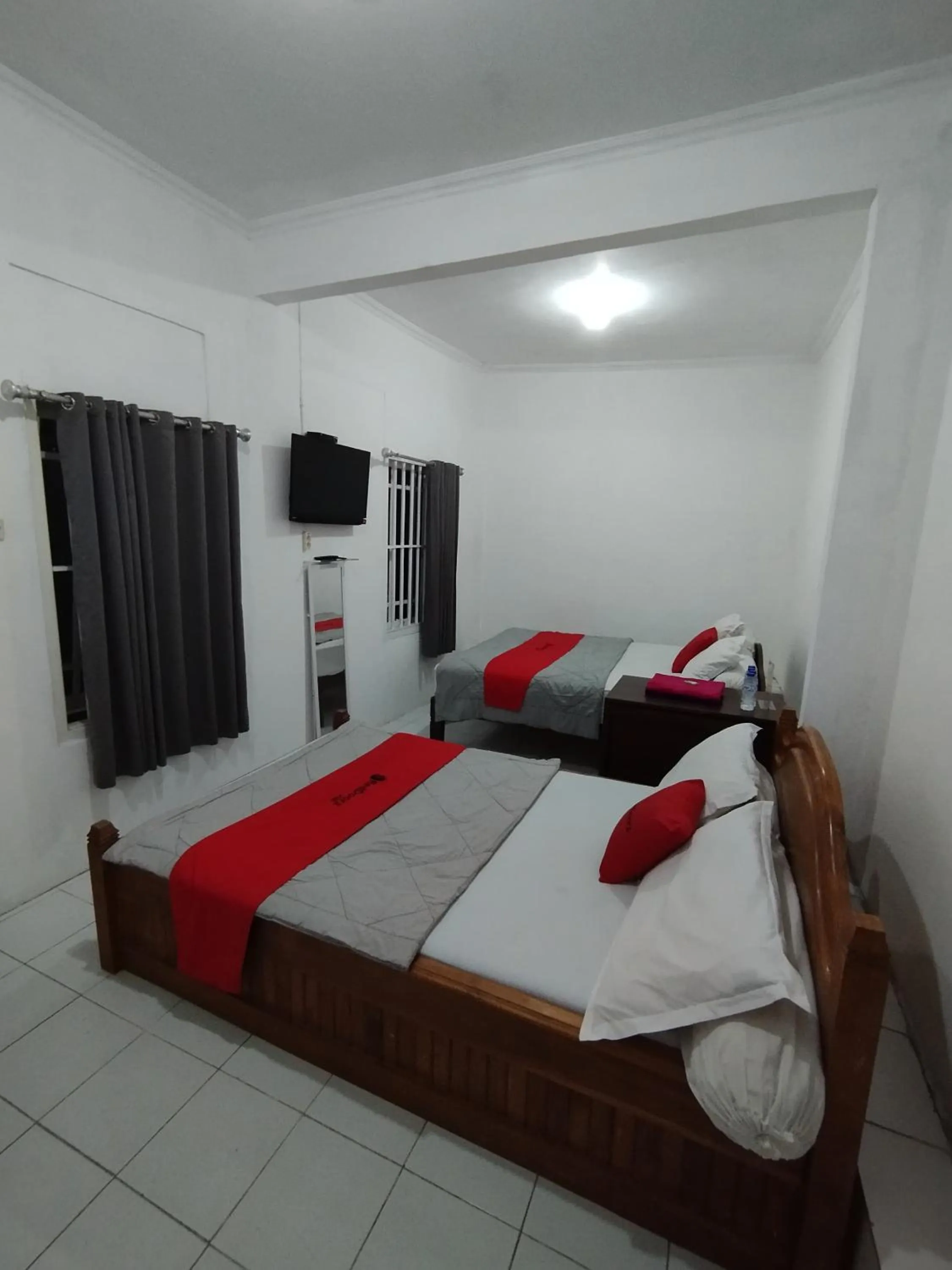 Bedroom, Bed in RedDoorz near Terminal Condong Catur