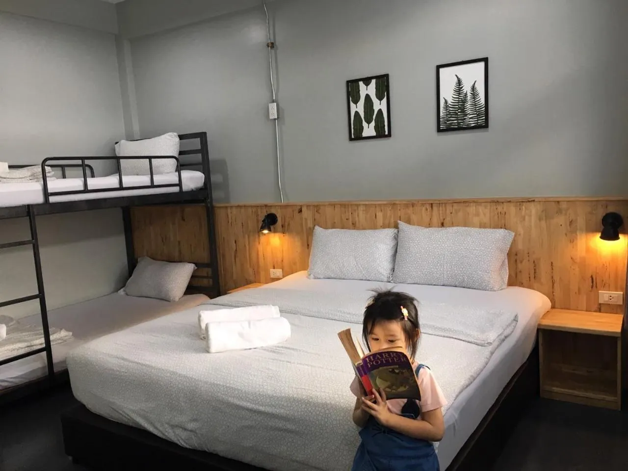 Bedroom, Bed in Otter House