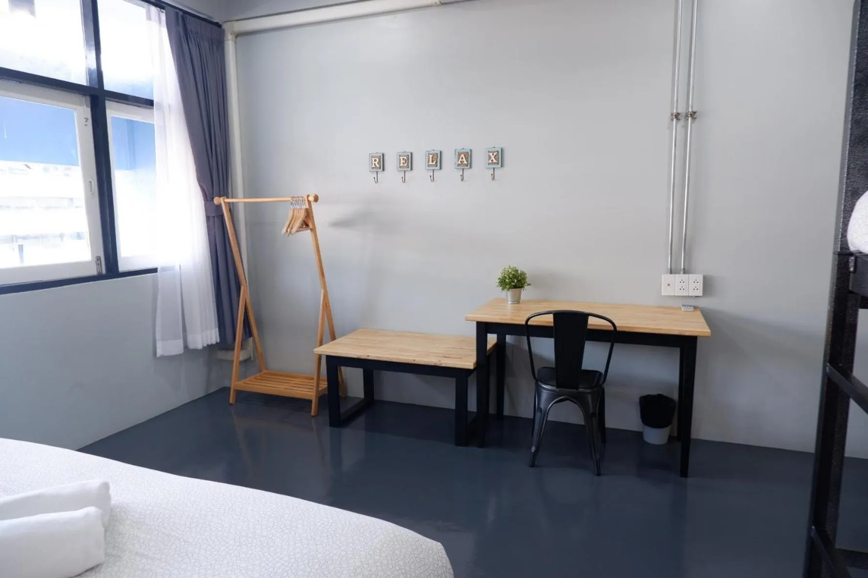 Seating area, Bed in Otter House