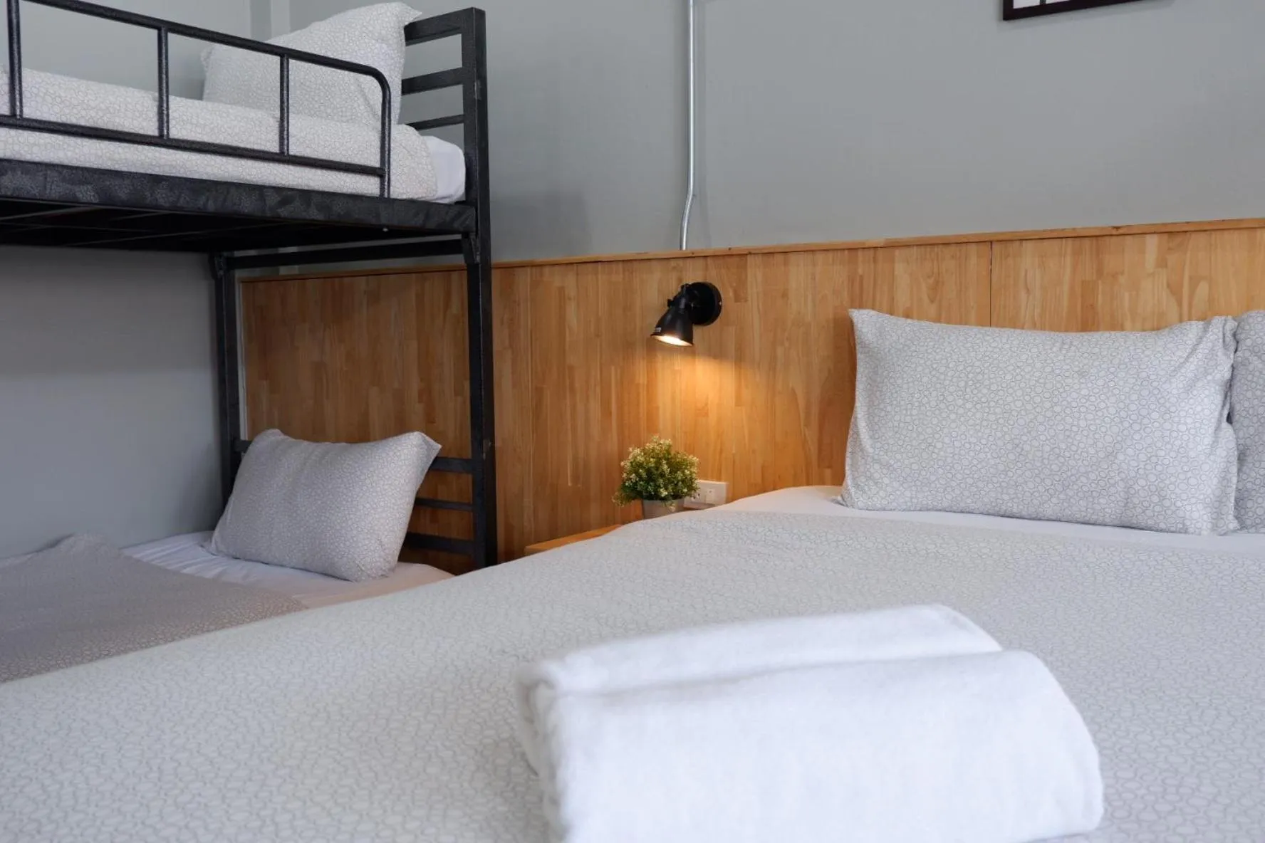 bunk bed, Bed in Otter House