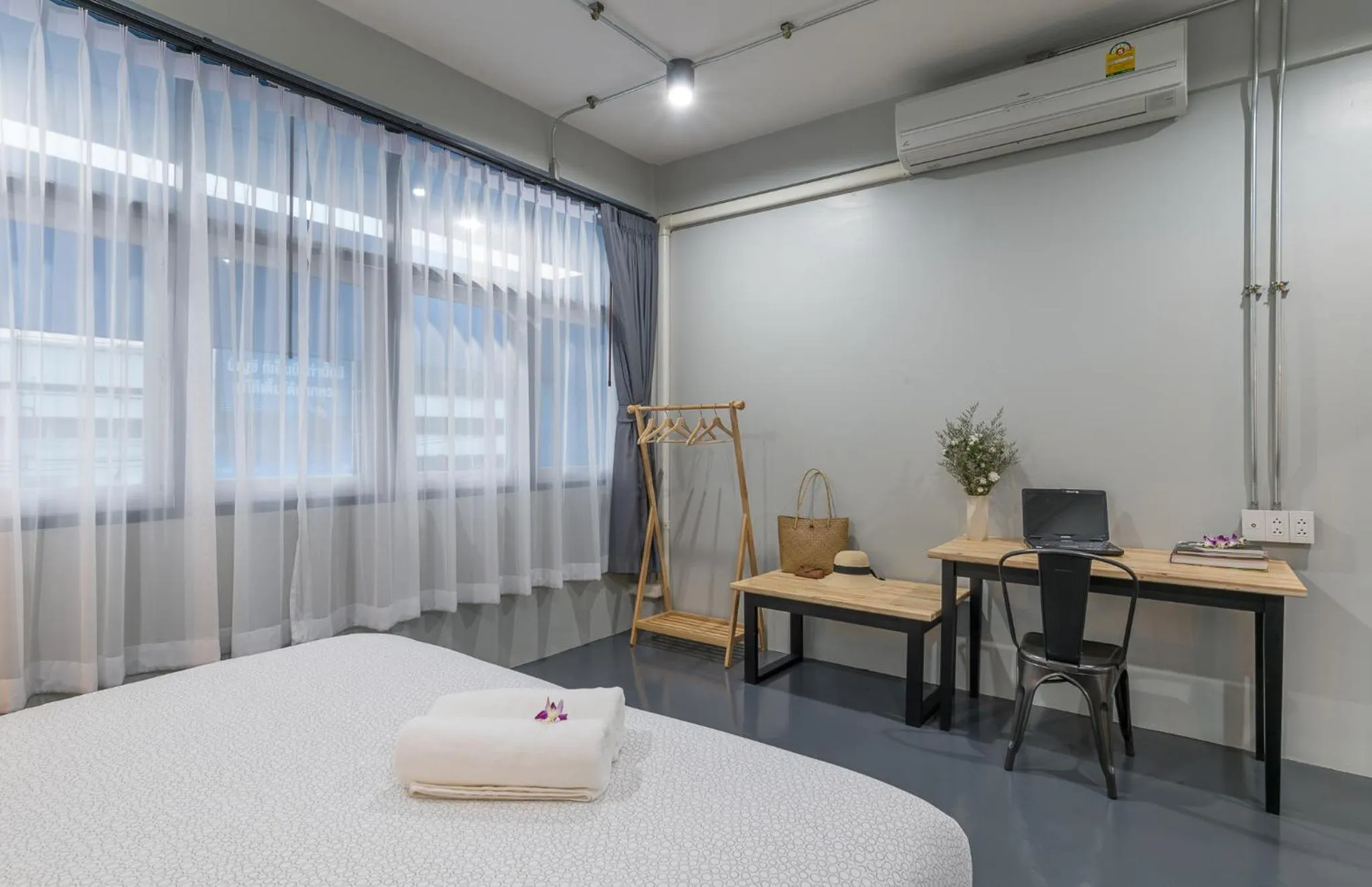 Seating area, Bed in Otter House